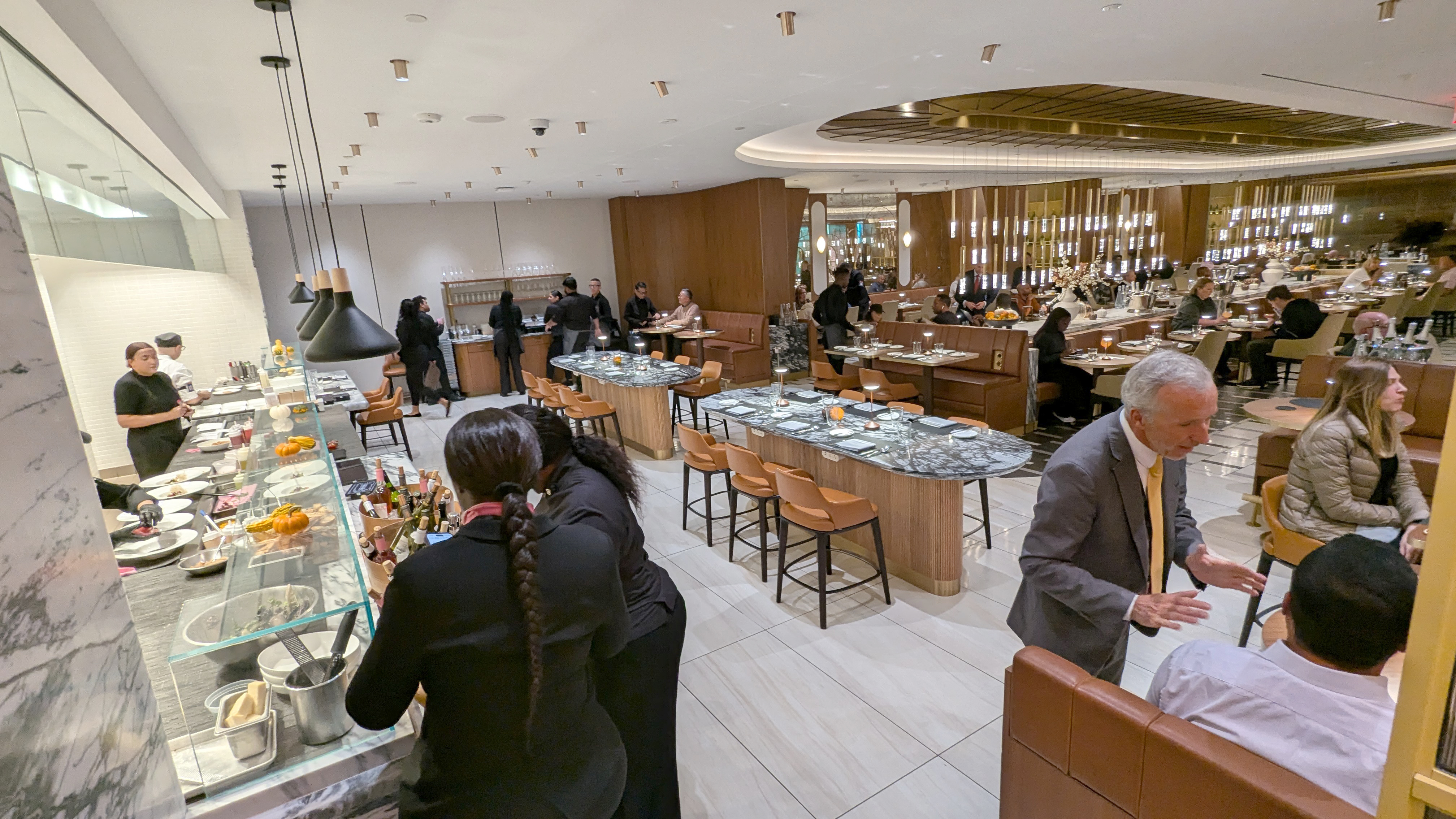 JFK Delta One Lounge Brasserie Overview