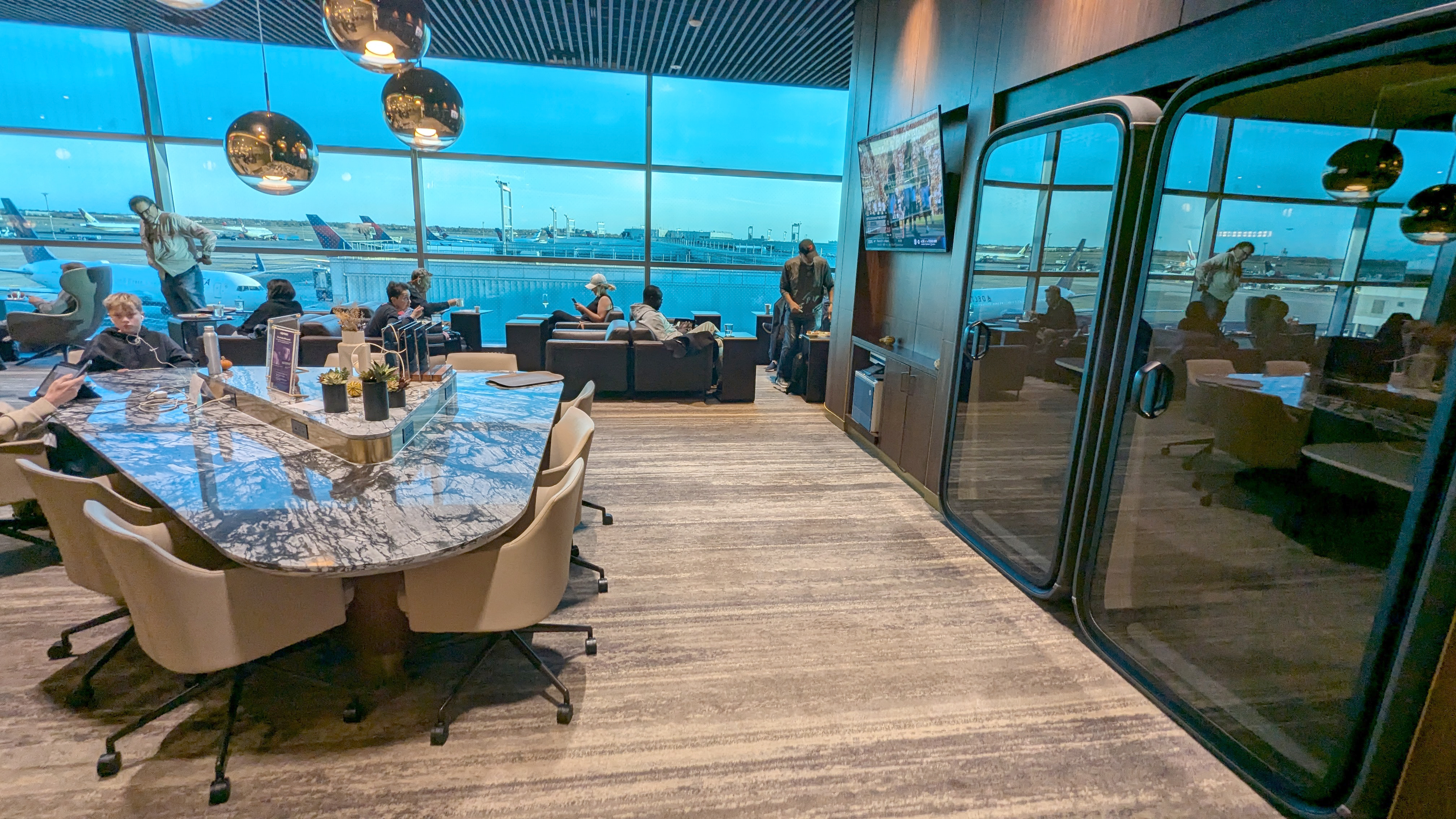 JFK Delta One Lounge Work Area 