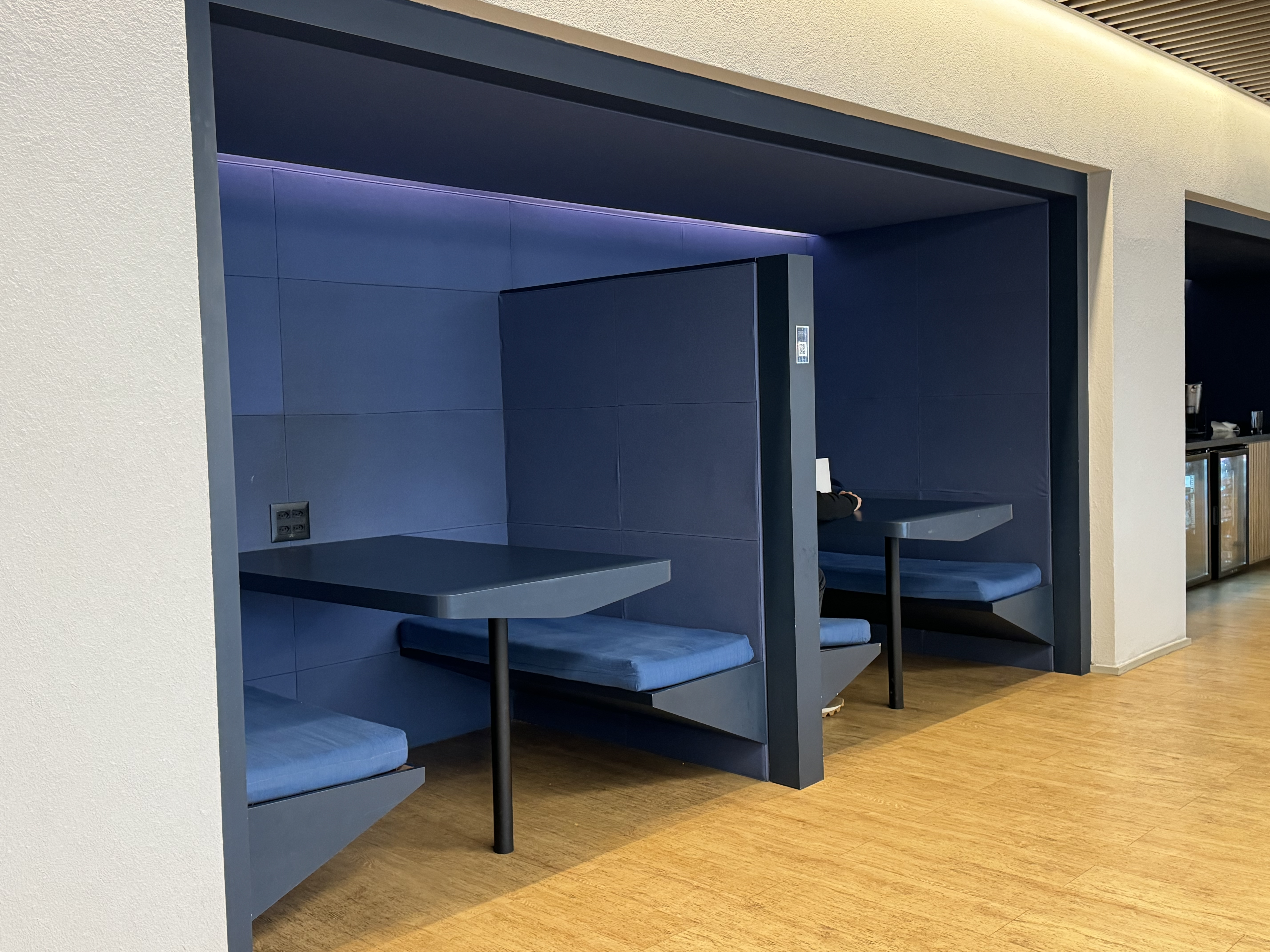 Plaza Premium Lounge GRU Terminal 2 booths