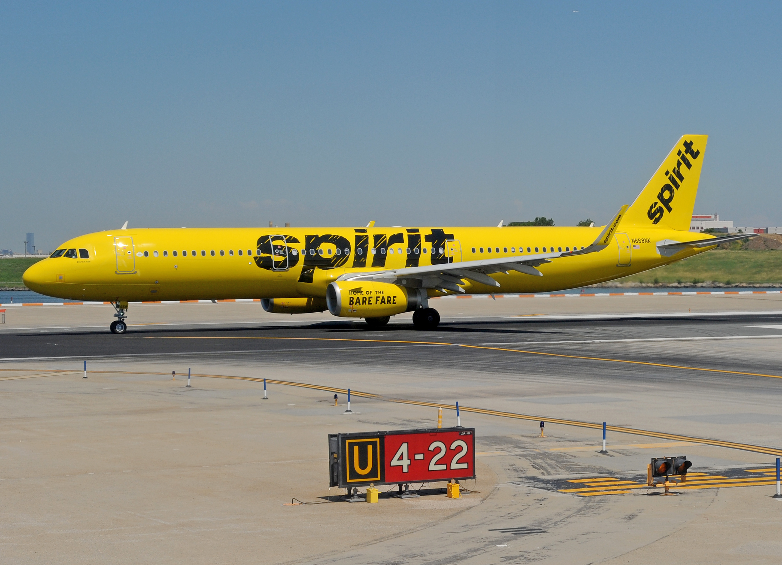 Spirit Airbus A321 at LaGuardia