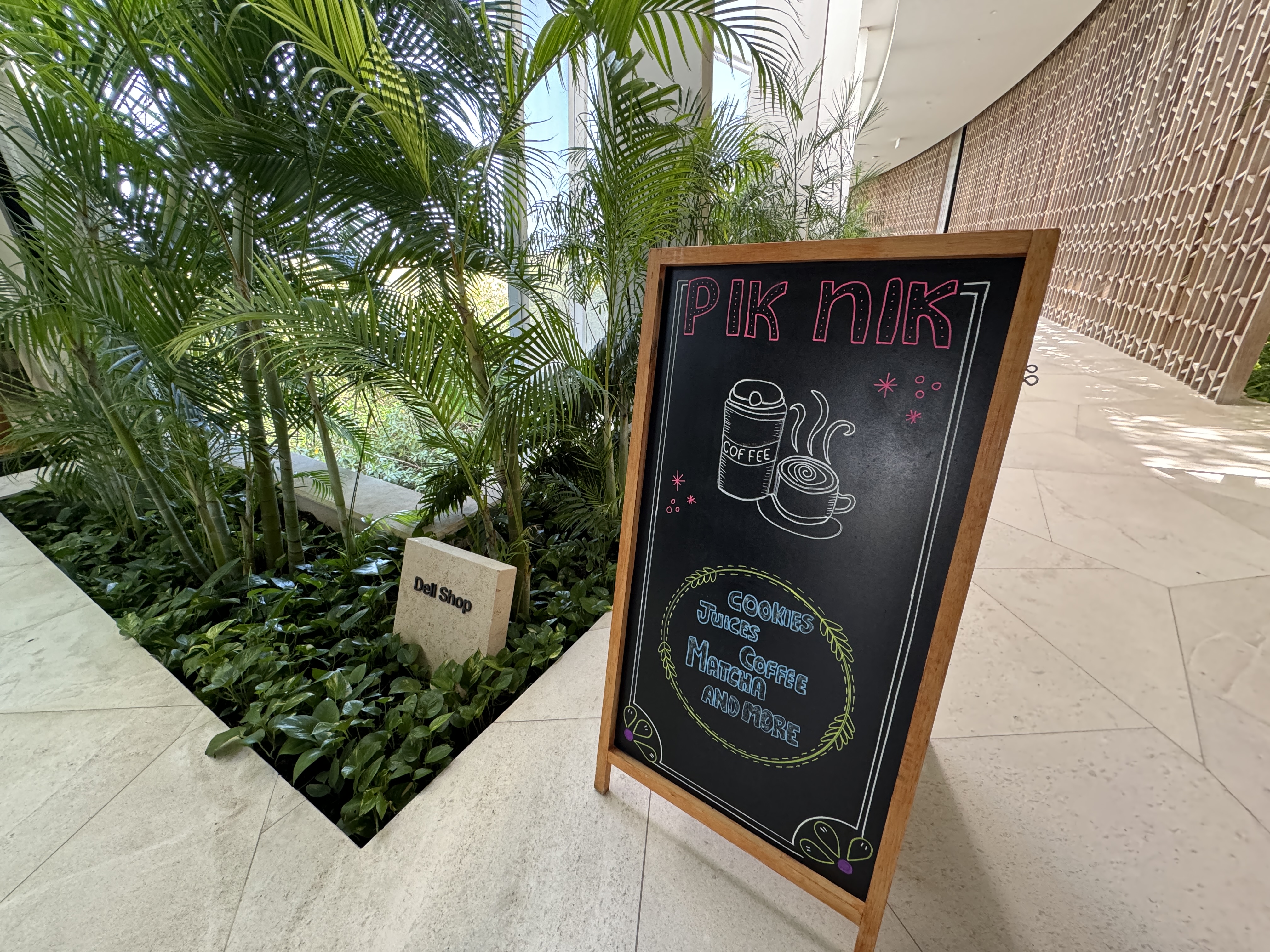 St. Regis Kanai Pik Nik Sign St. Regis Kanai Pik Nik Sign