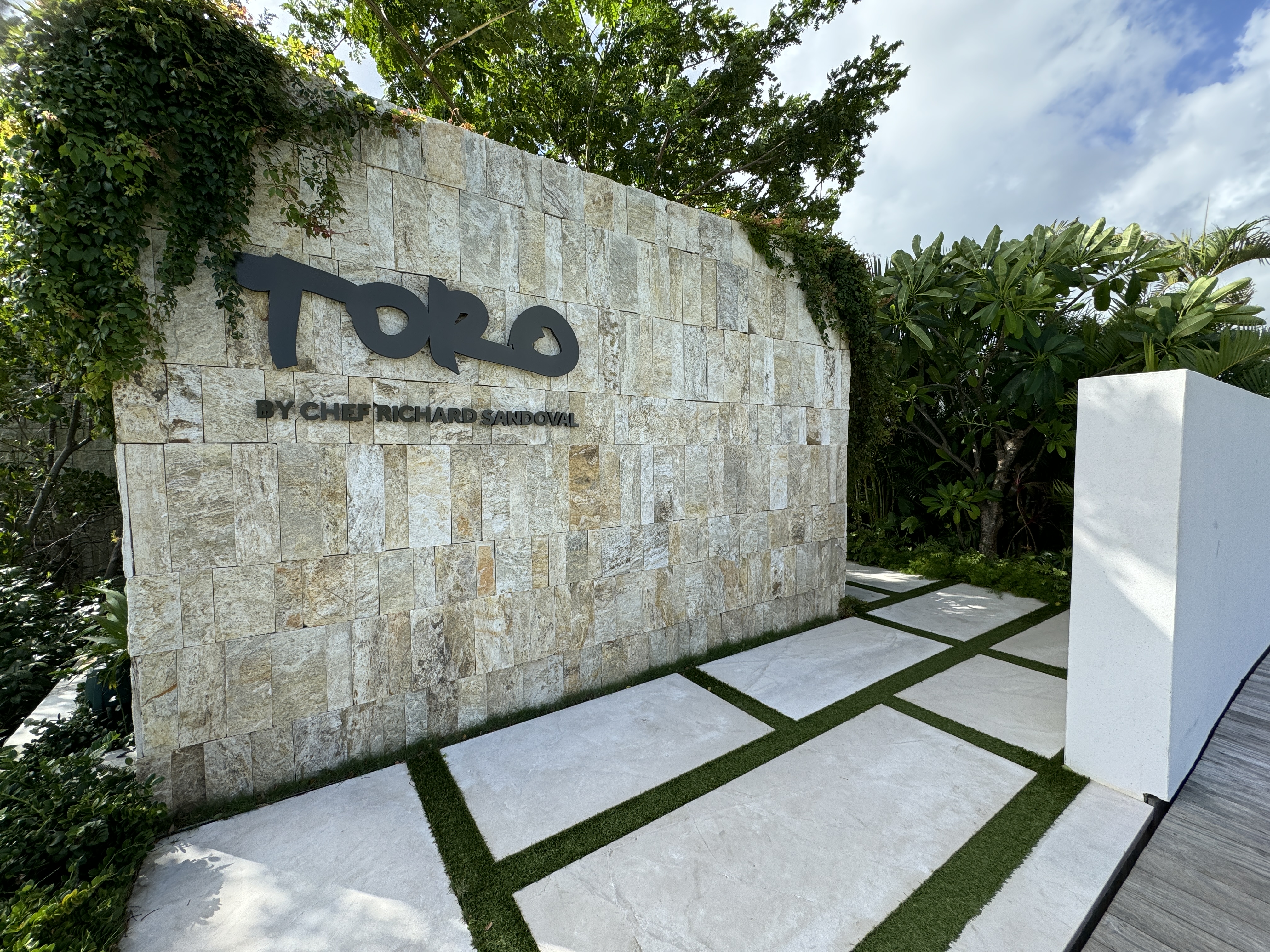 St. Regis Kanai Toro Front Sign St. Regis Kanai Toro Front Sign
