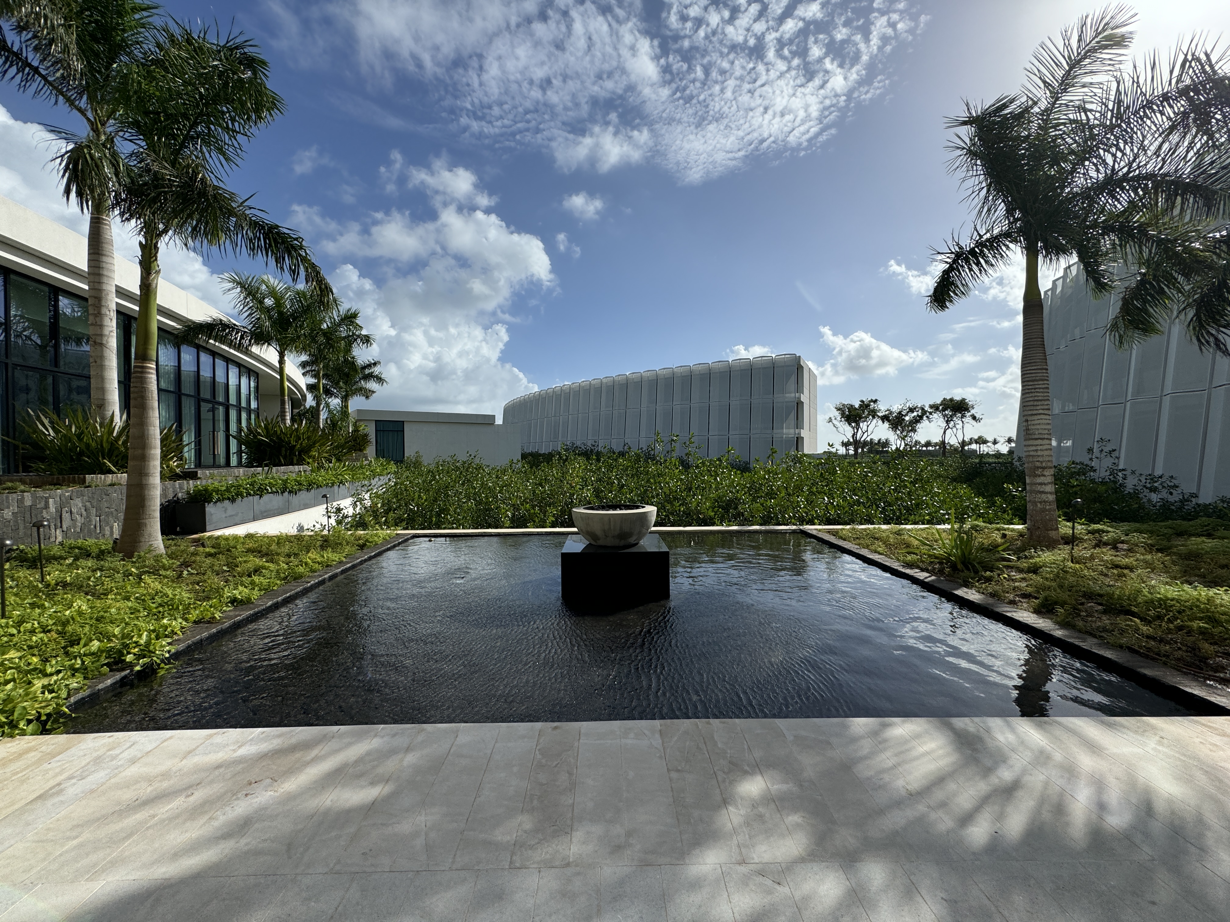 St. Regis Kanai Water Feature St. Regis Kanai Water Feature