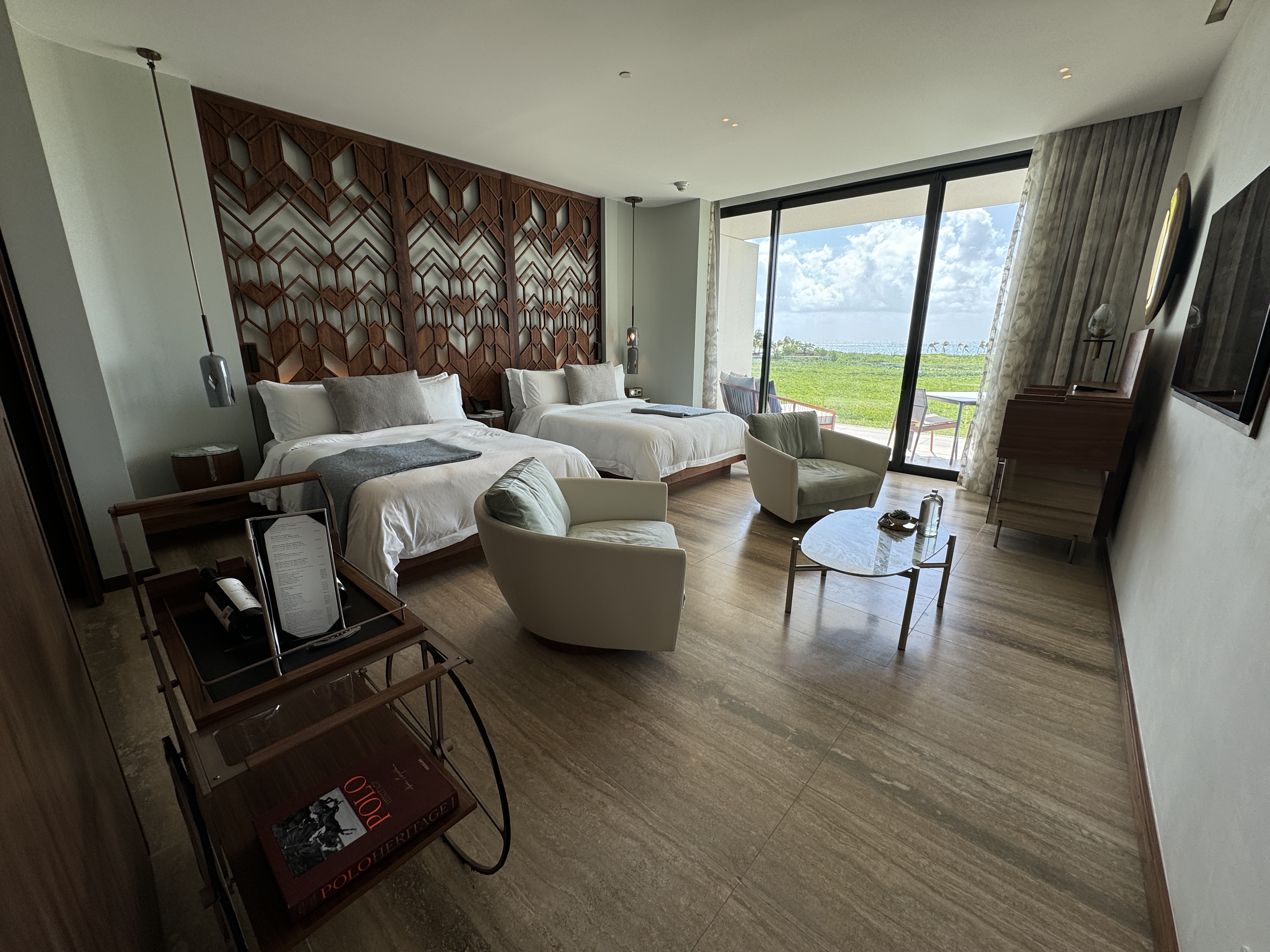 St. Regis Kanai deluxe queen beds St. Regis Kanai deluxe queen beds