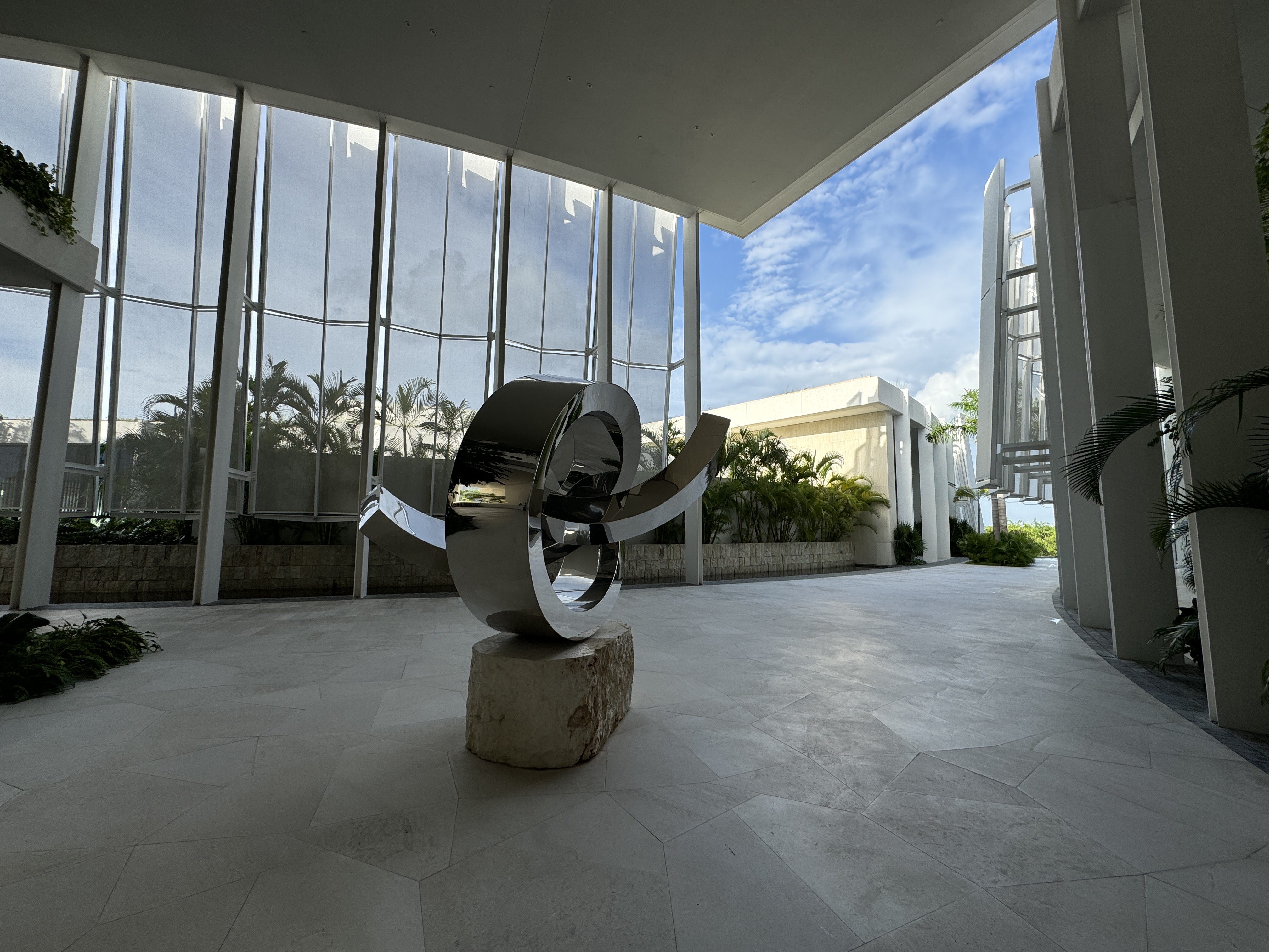 St. Regis Kanai lobby art St. Regis Kanai lobby art