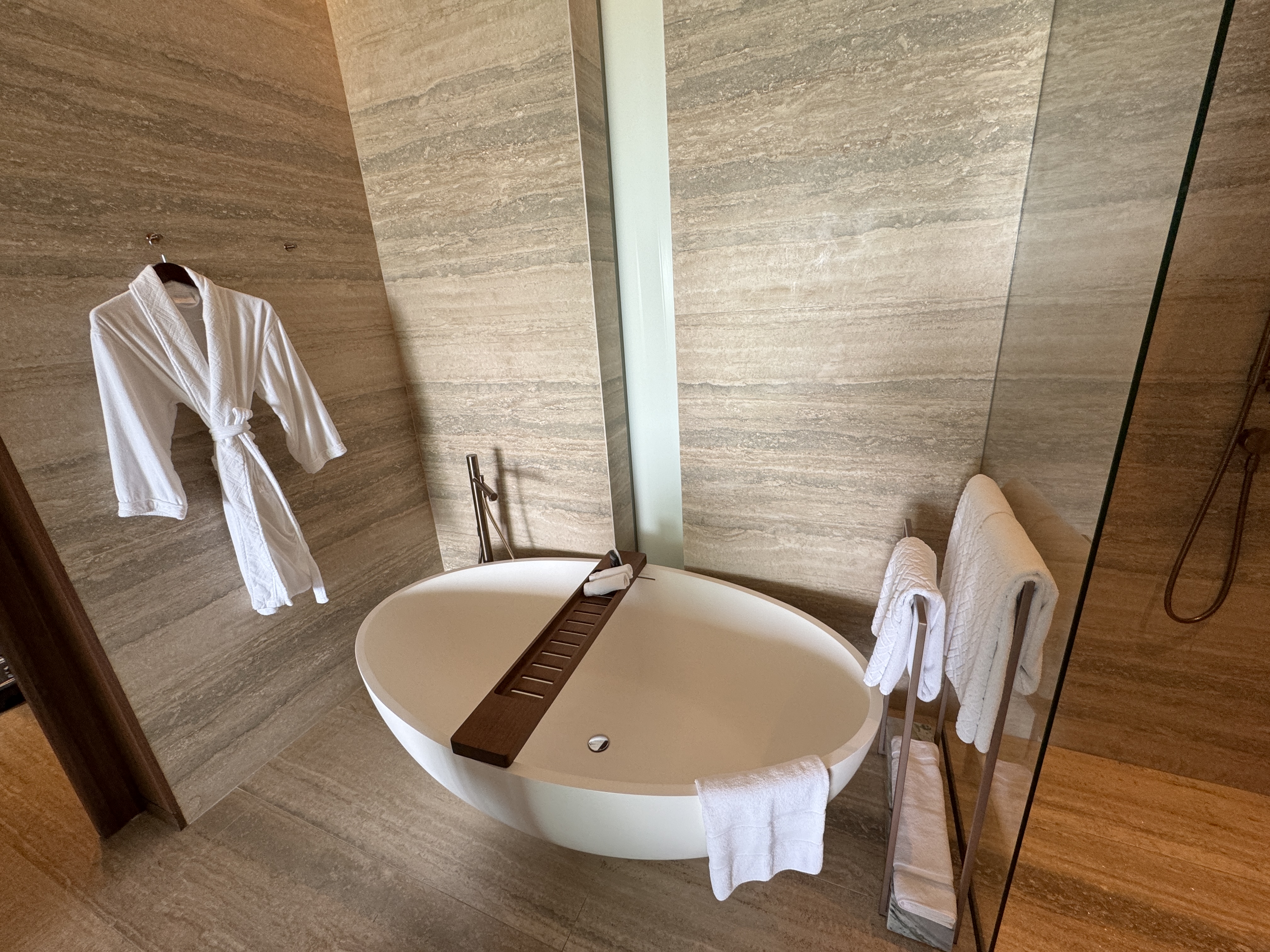 St. Regis Kanai standalone bath tub St. Regis Kanai standalone bath tub