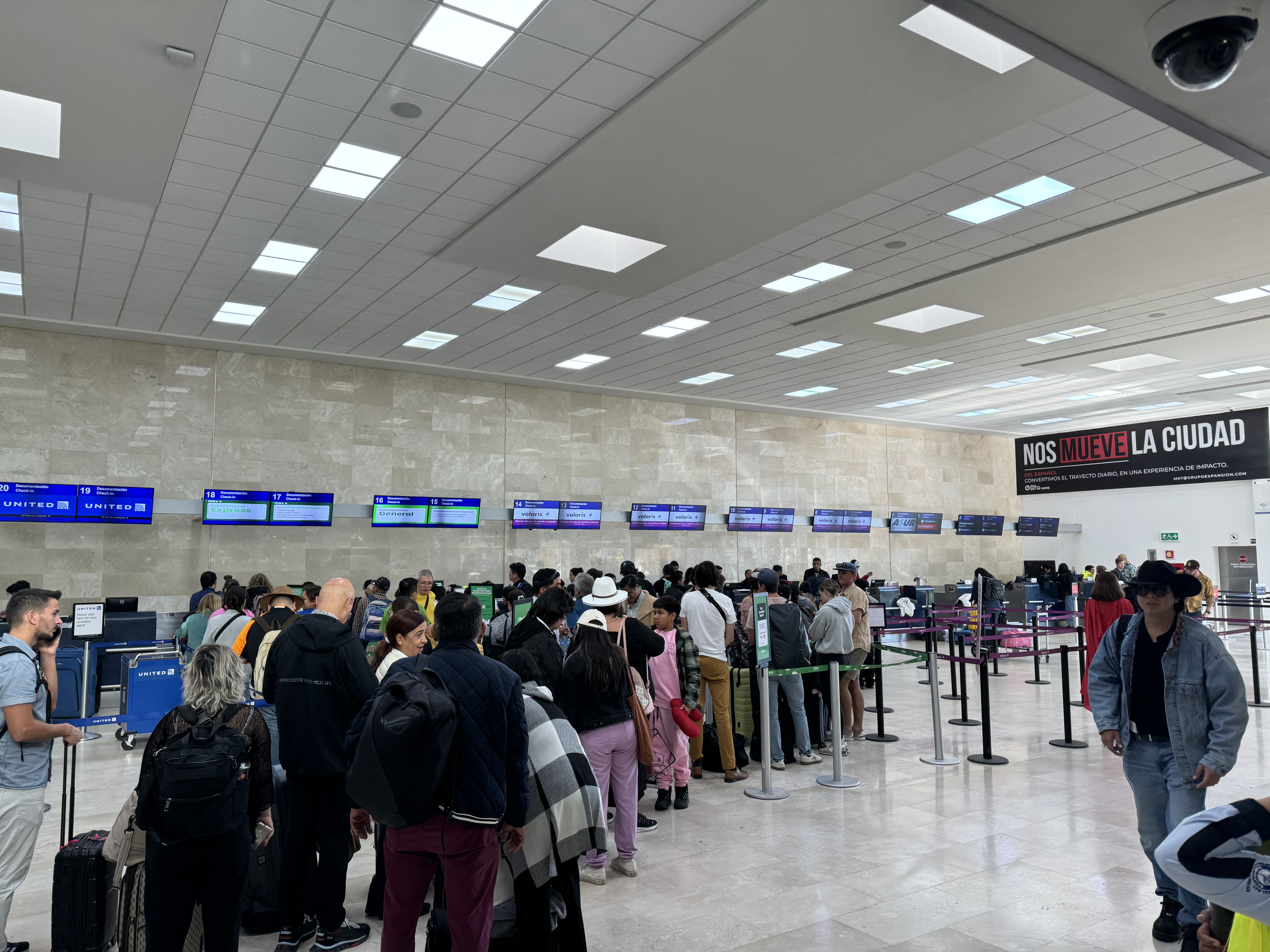 Volaris standard check in line OAX Oaxaca Volaris standard check in line OAX Oaxaca