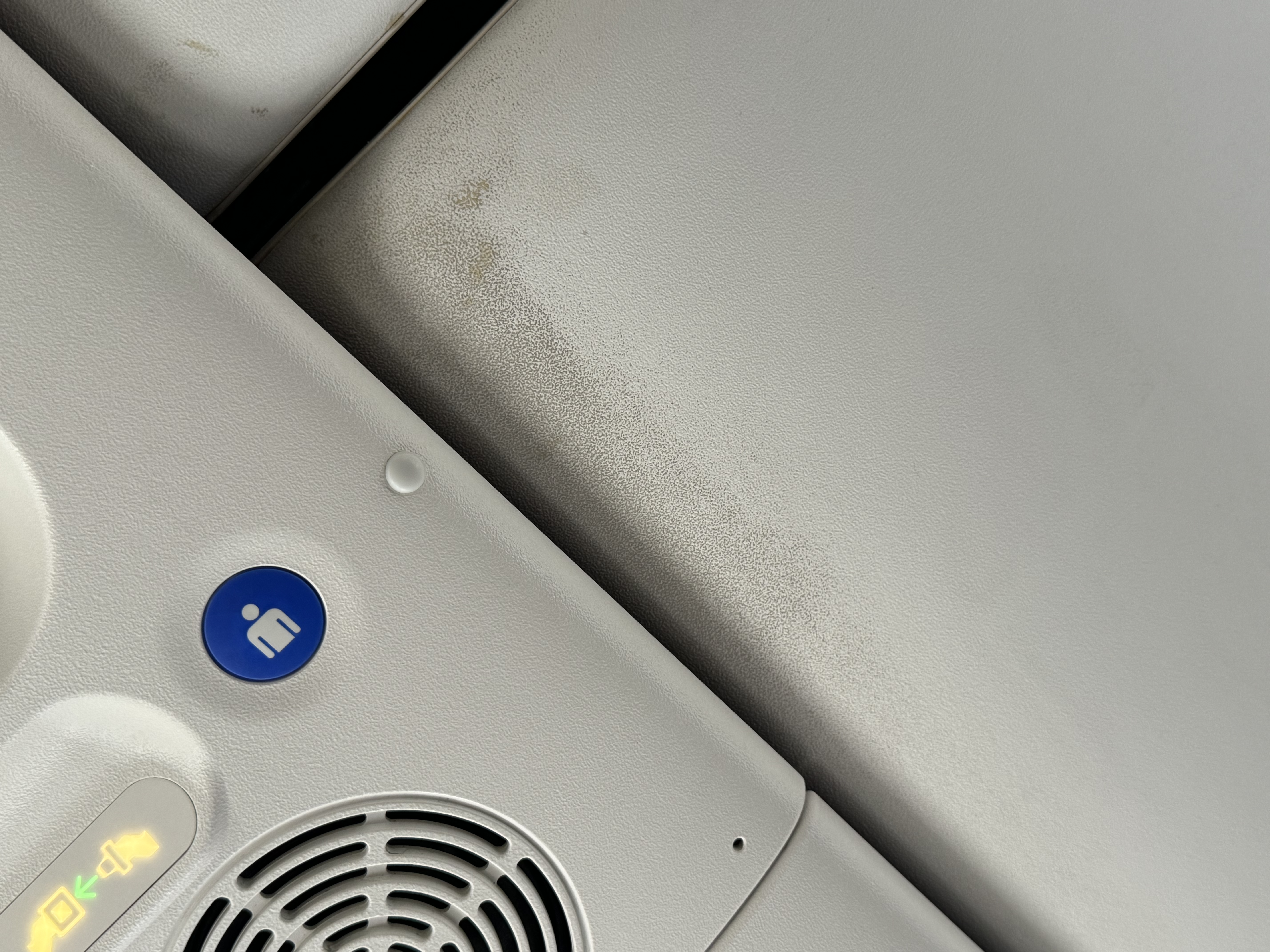 Aerolineas Argentinas dirty celing