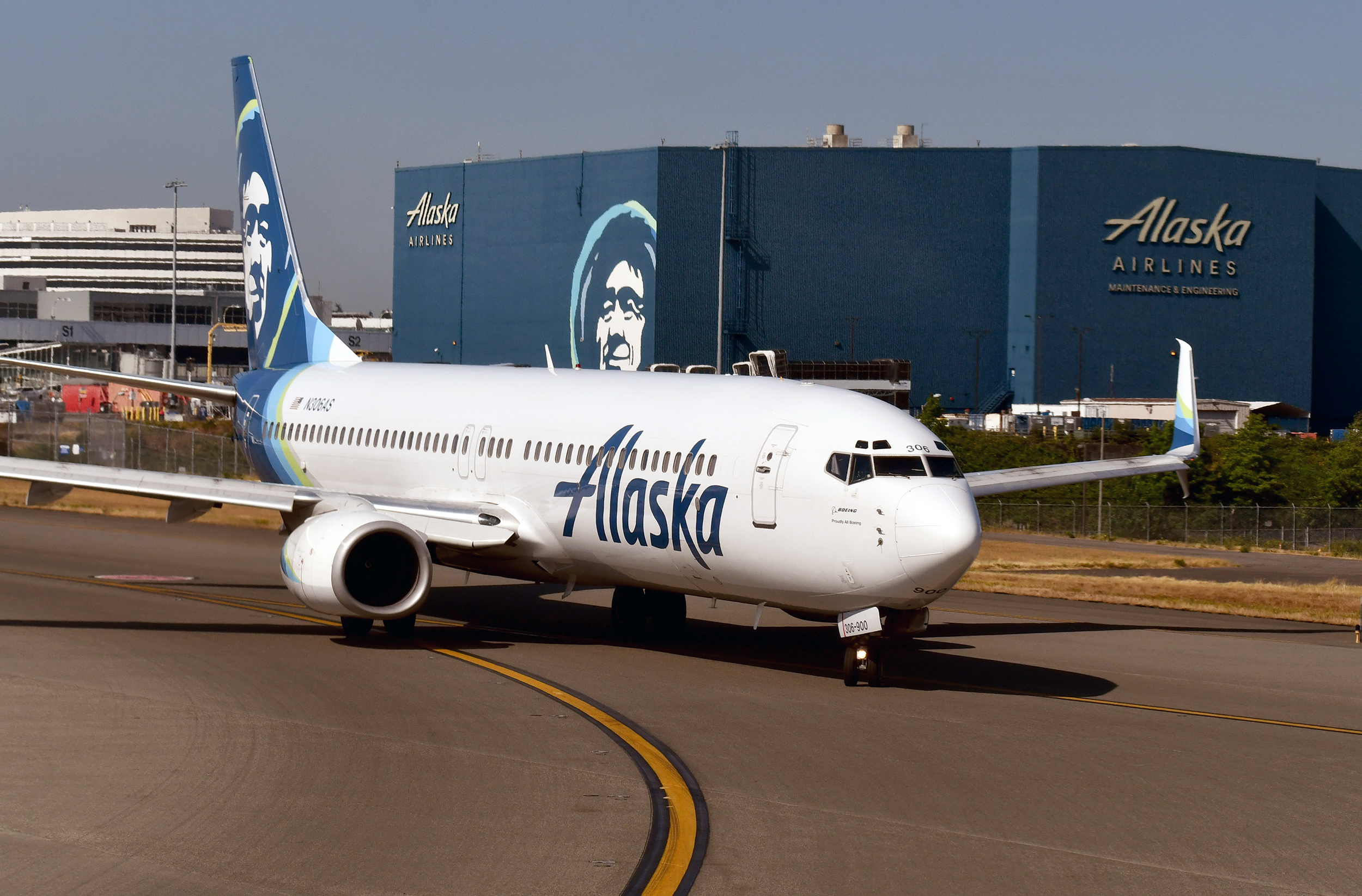 Alaska Airlines B737 900 SEA Alaska Airlines B737 900 SEA