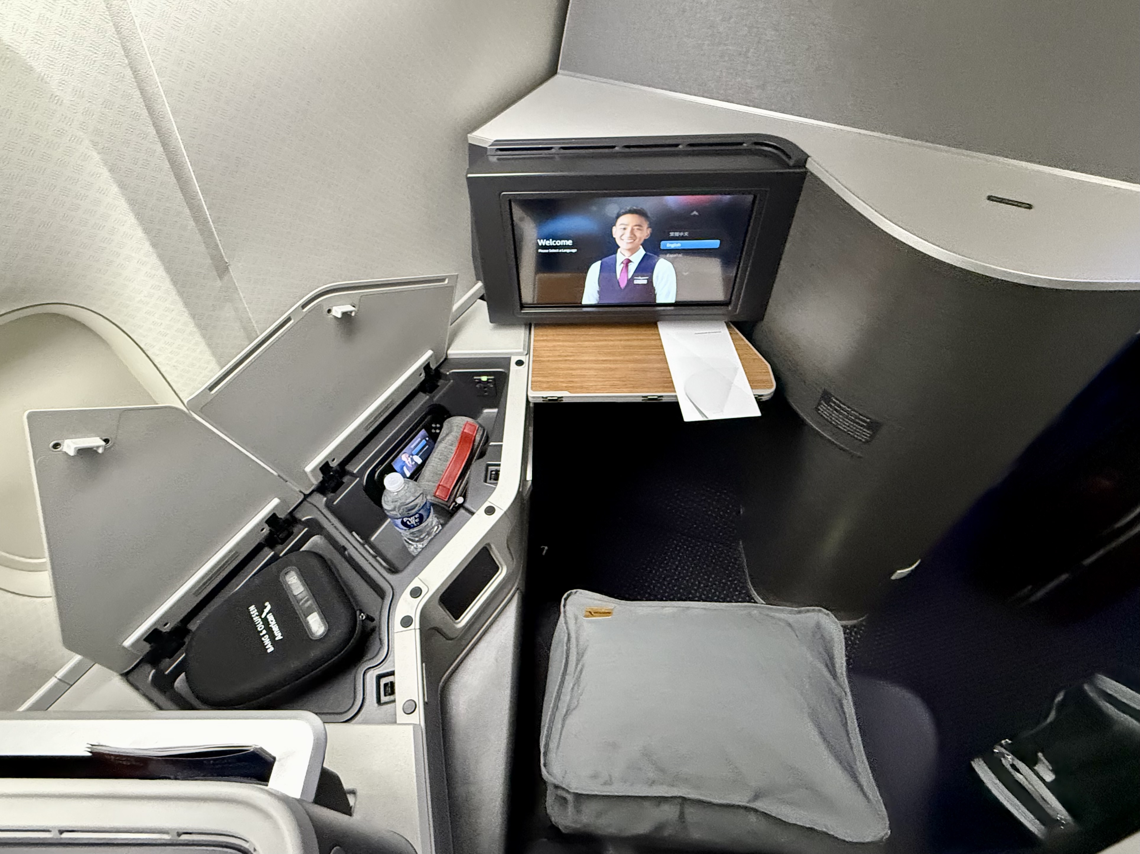 American Airlines Boeing 777200 business class American Airlines Boeing 777200 business class