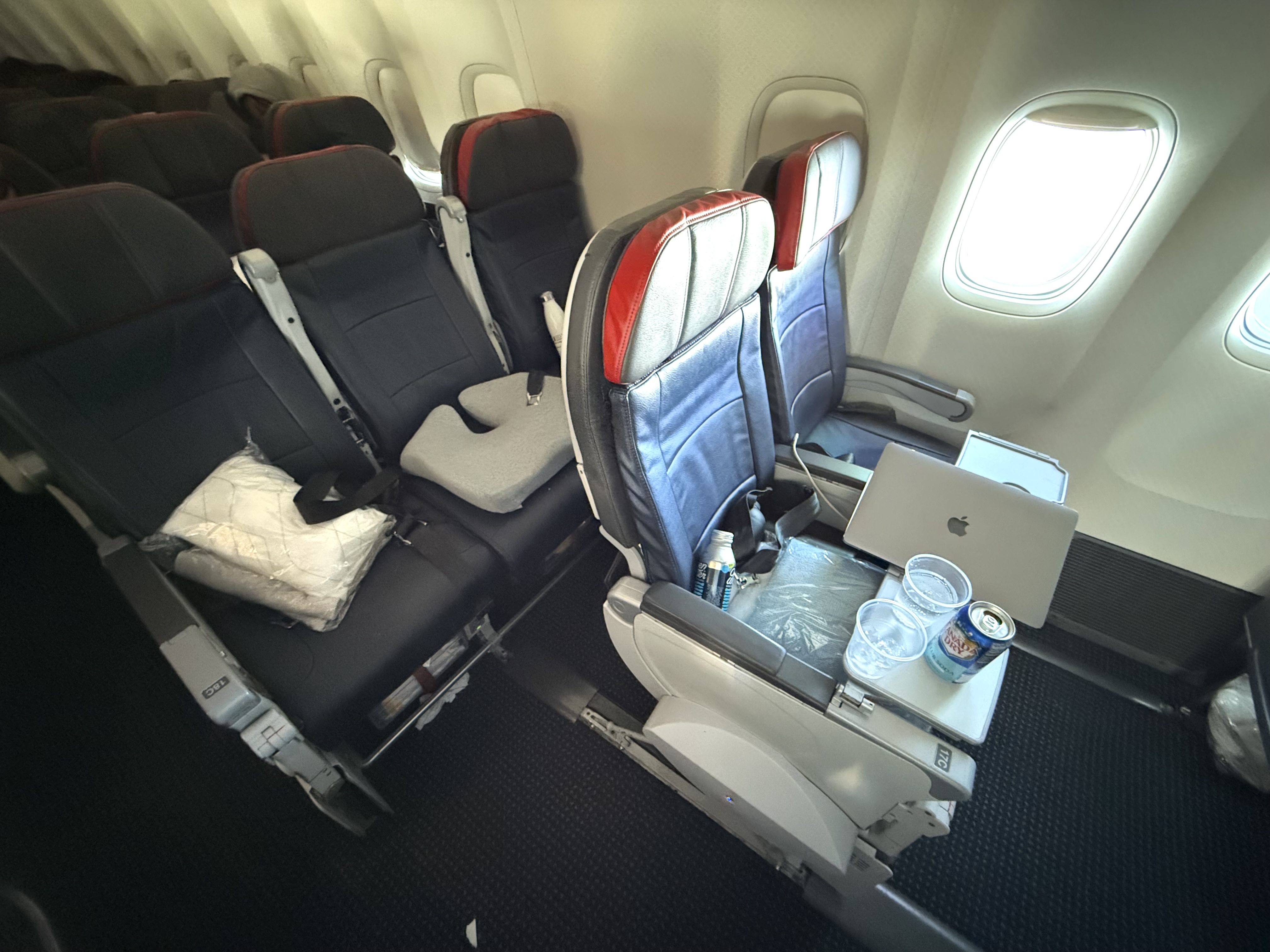 American Airlines economy empty seats Boeing 777 American Airlines economy empty seats Boeing 777