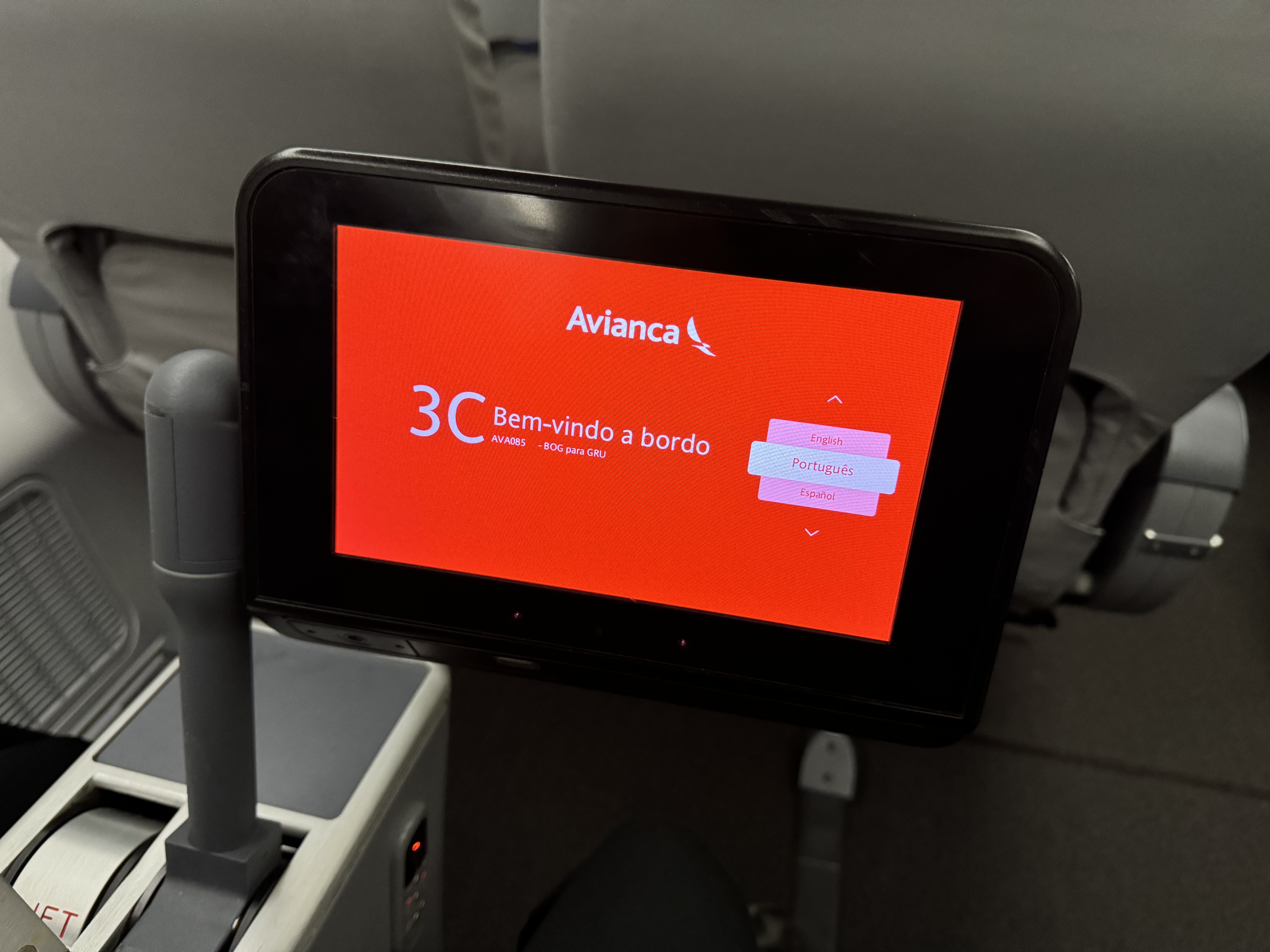Avianca B787 8 Norwegian business entertainment screen