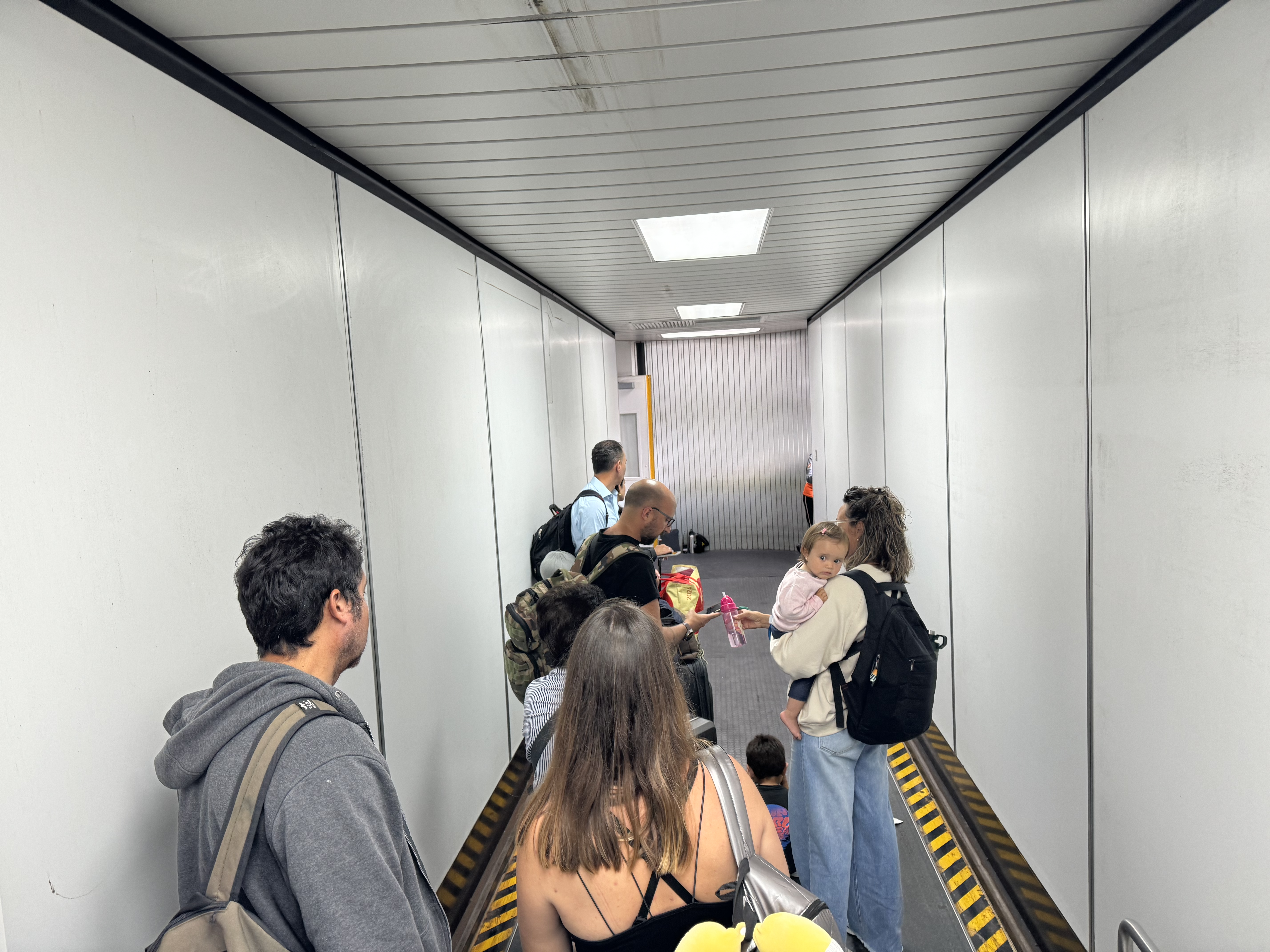 Avianca boarding CUN GOG waiting in jetbridge Avianca boarding CUN GOG waiting in jetbridge