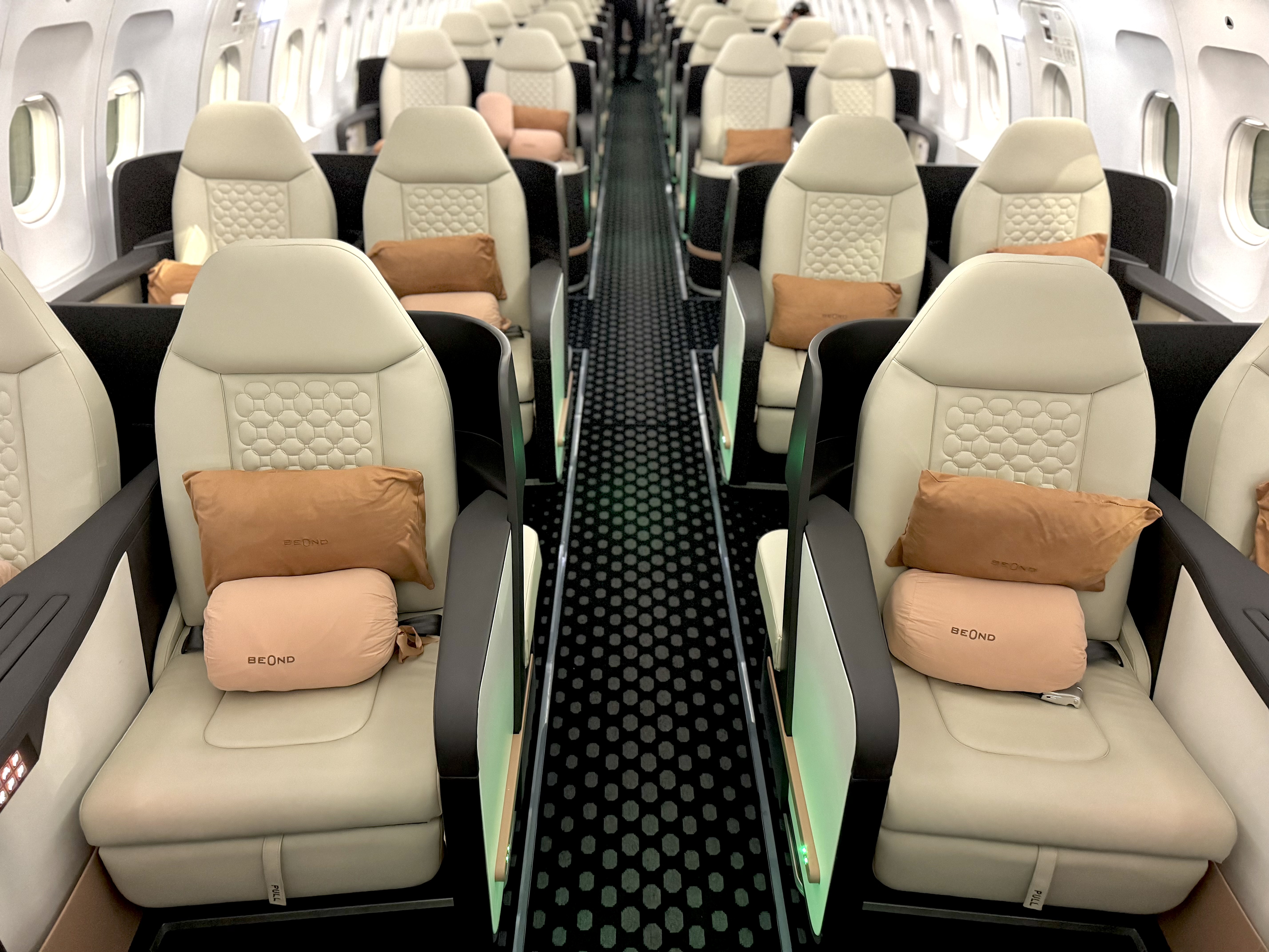 Cabin onboard Beond Airbus A320 Cabin onboard Beond Airbus A320
