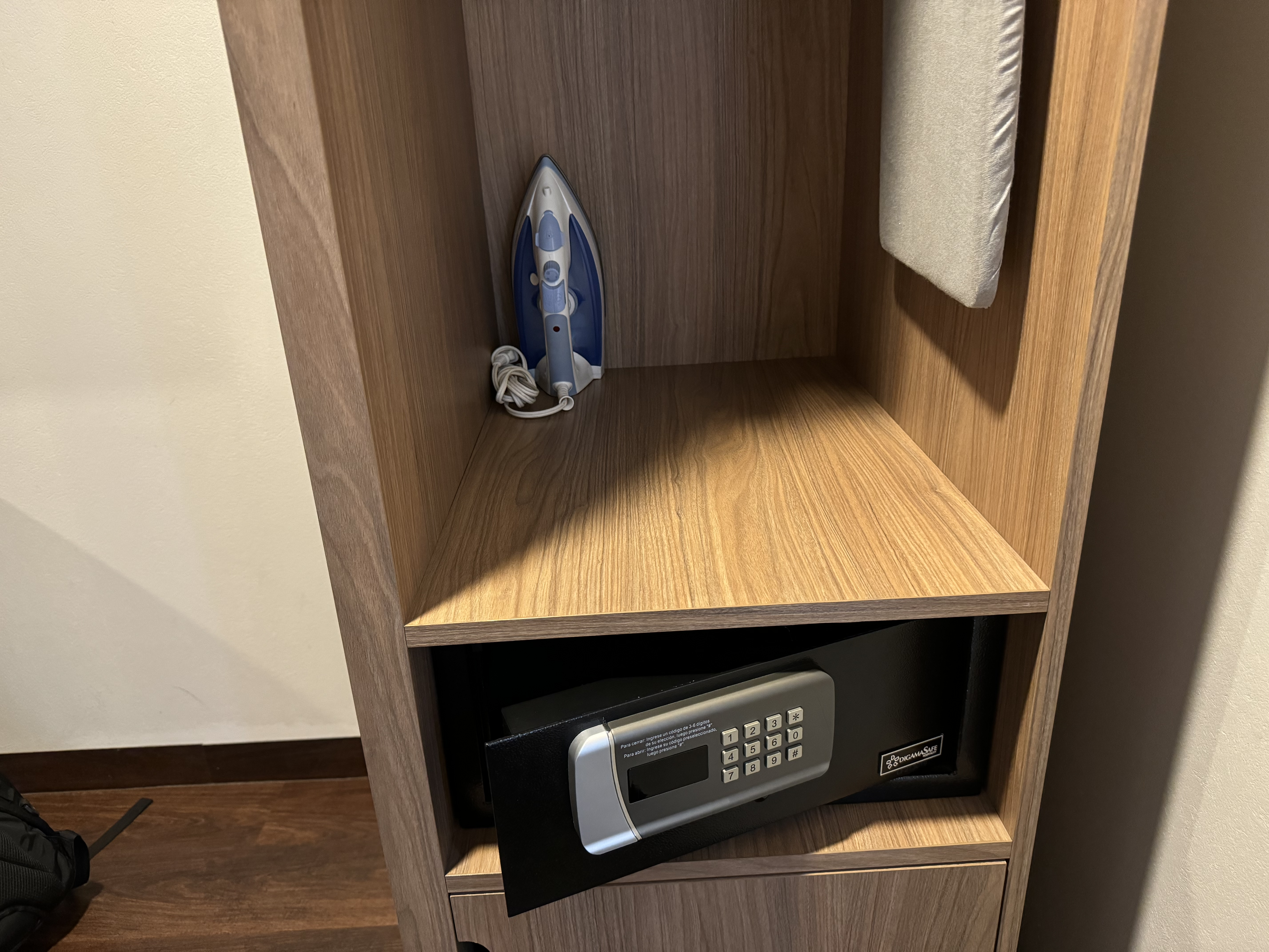 City Centro by Marriott Oaxaca bedroom storage iron safe City Centro by Marriott Oaxaca bedroom storage iron safe