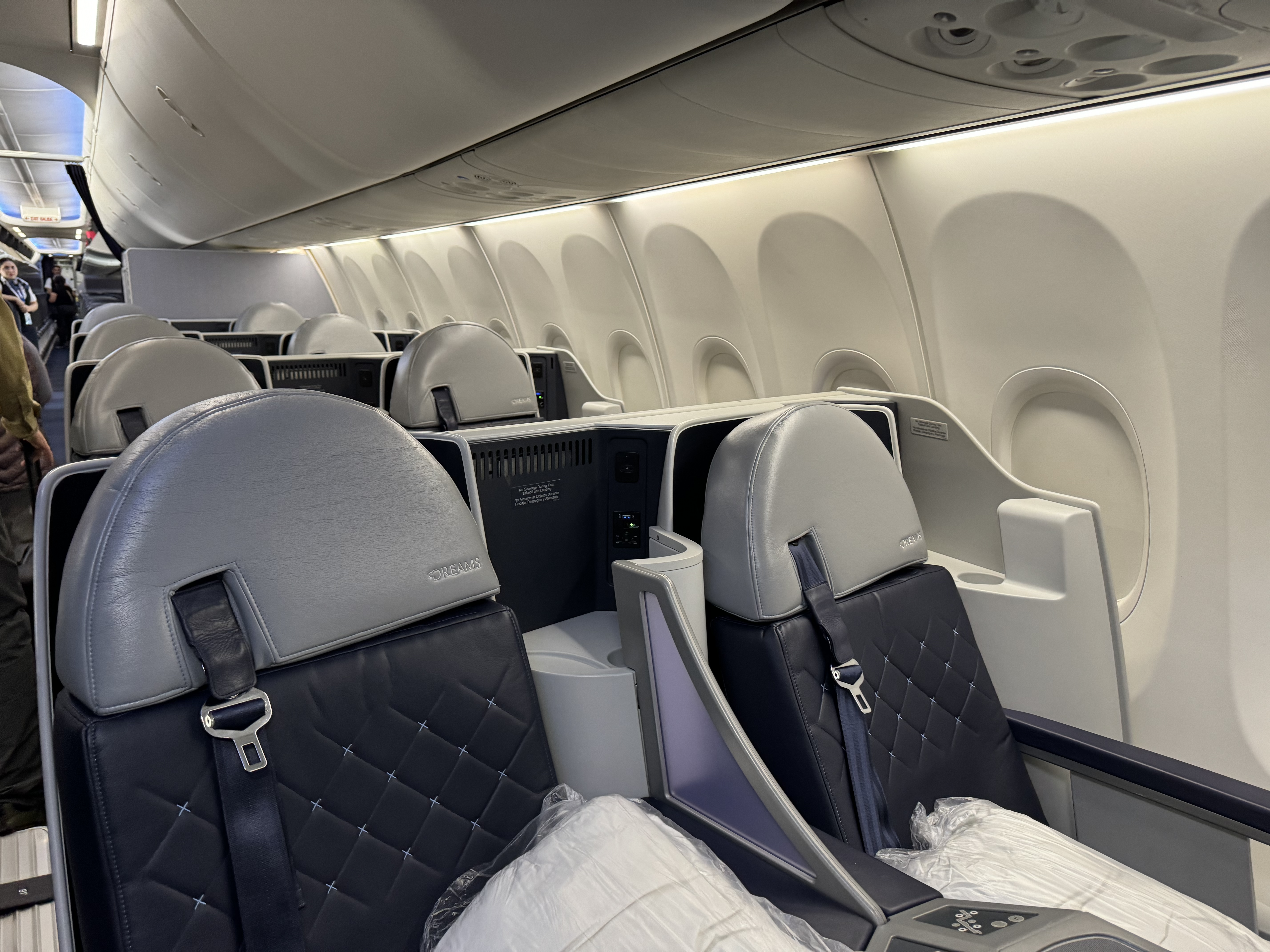 Copa Airline B737 MAX business class seats Copa Airline B737 MAX business class seats