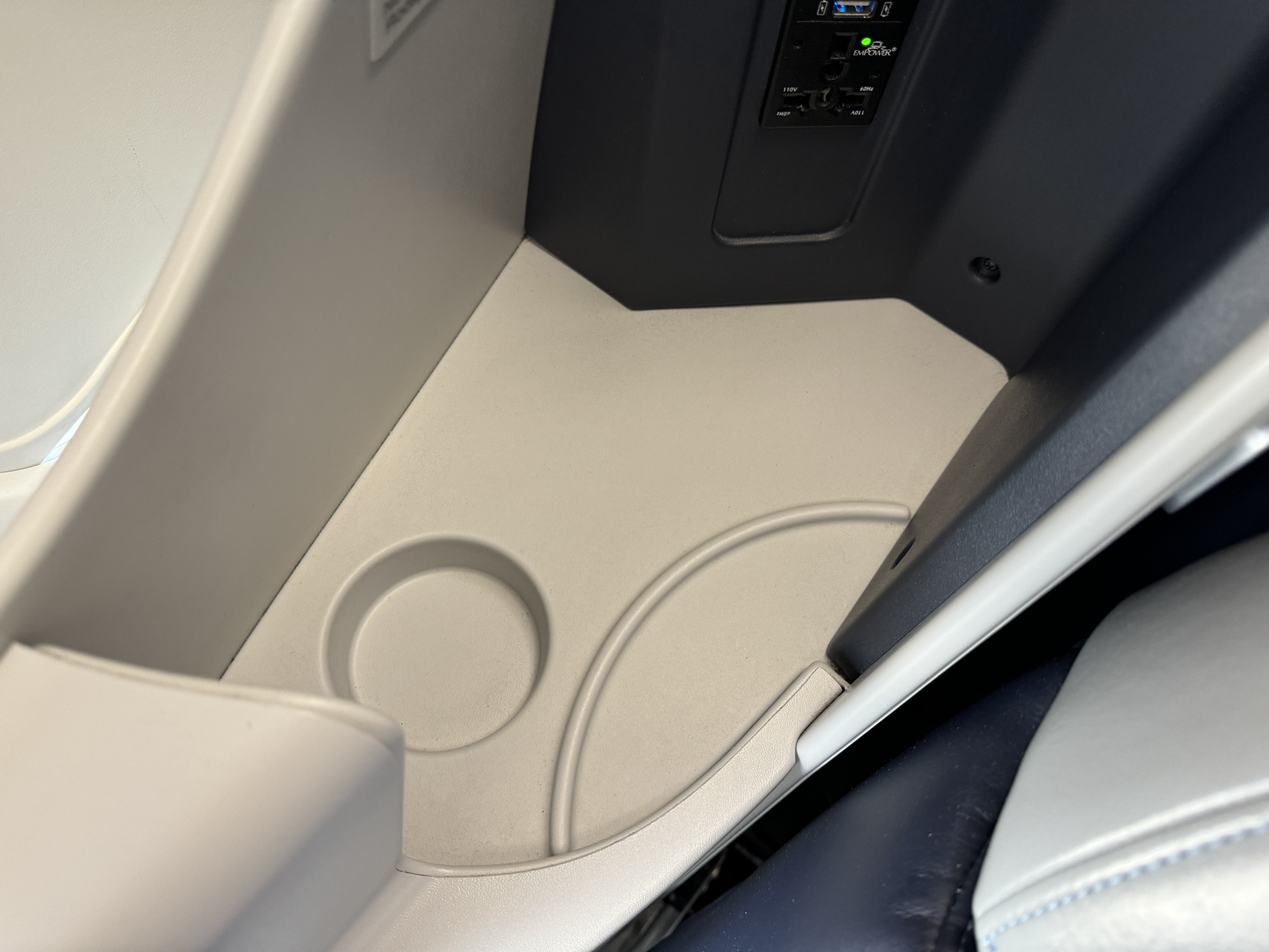 Copa Airline B737 MAX seat side space Copa Airline B737 MAX seat side space