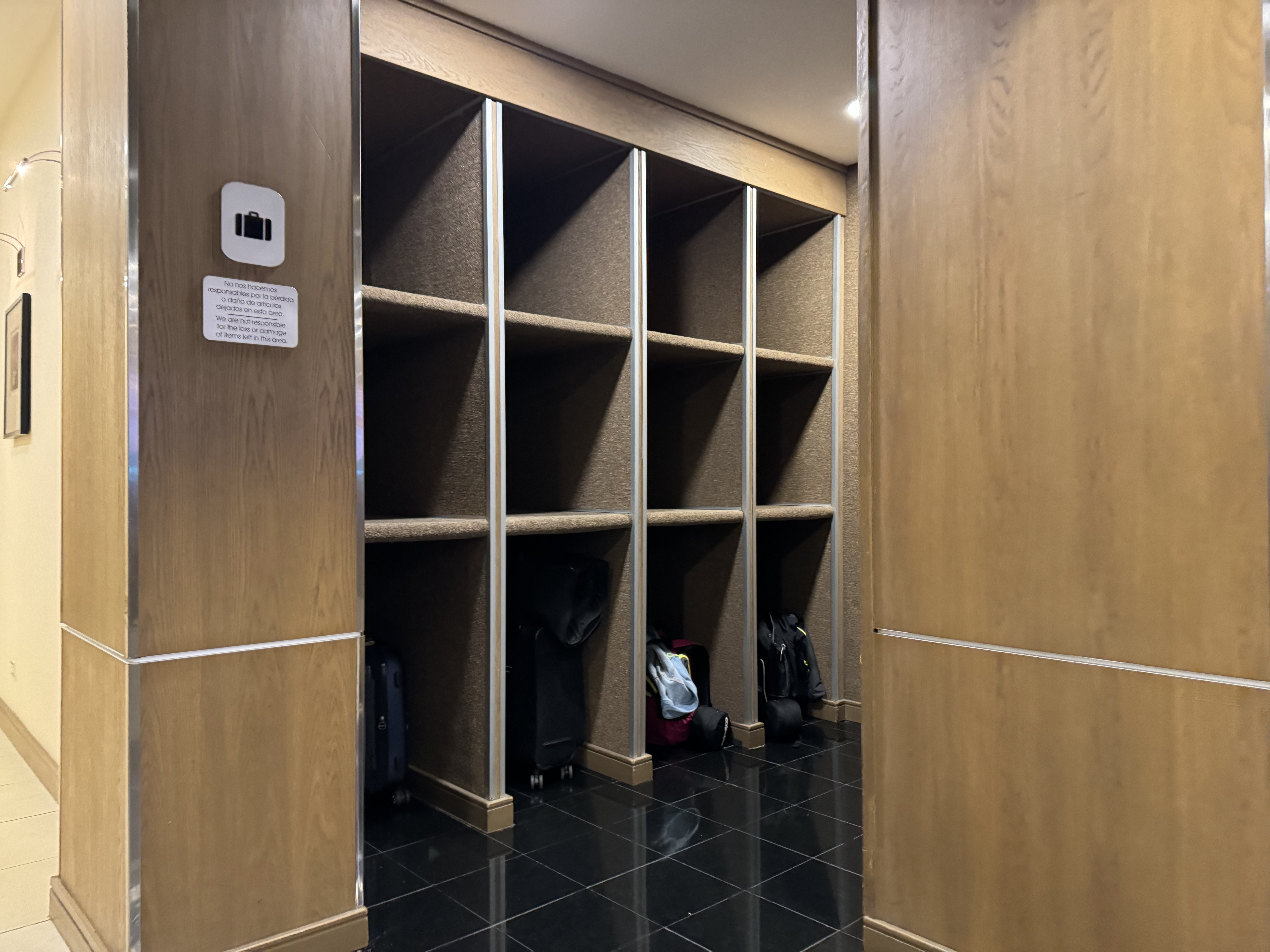Copa Airlines Copa Club PTY lounge luggage storage Copa Airlines Copa Club PTY lounge luggage storage