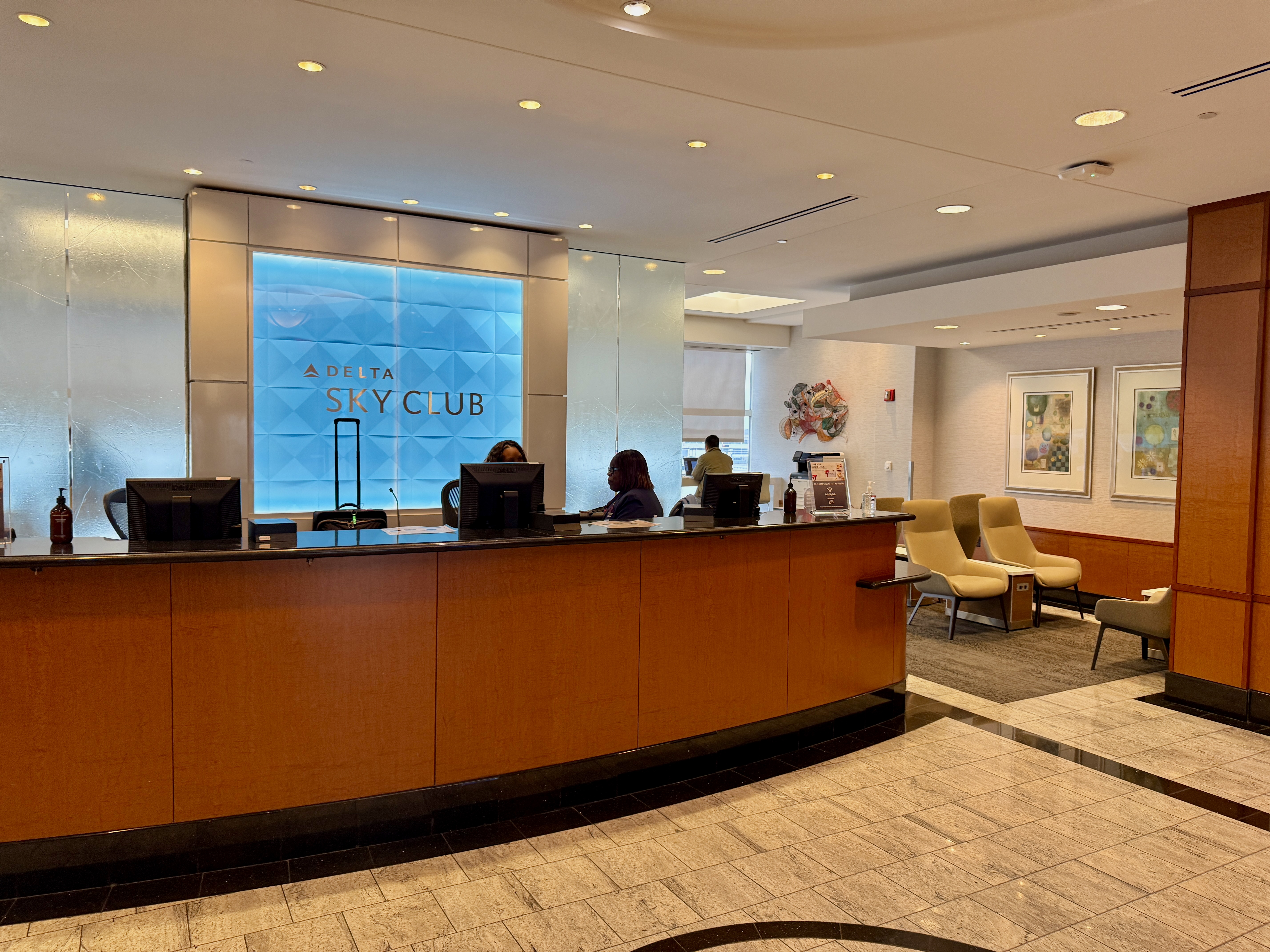Delta Sky Club DTW A10 Welcome Desk Delta Sky Club DTW A10 Welcome Desk