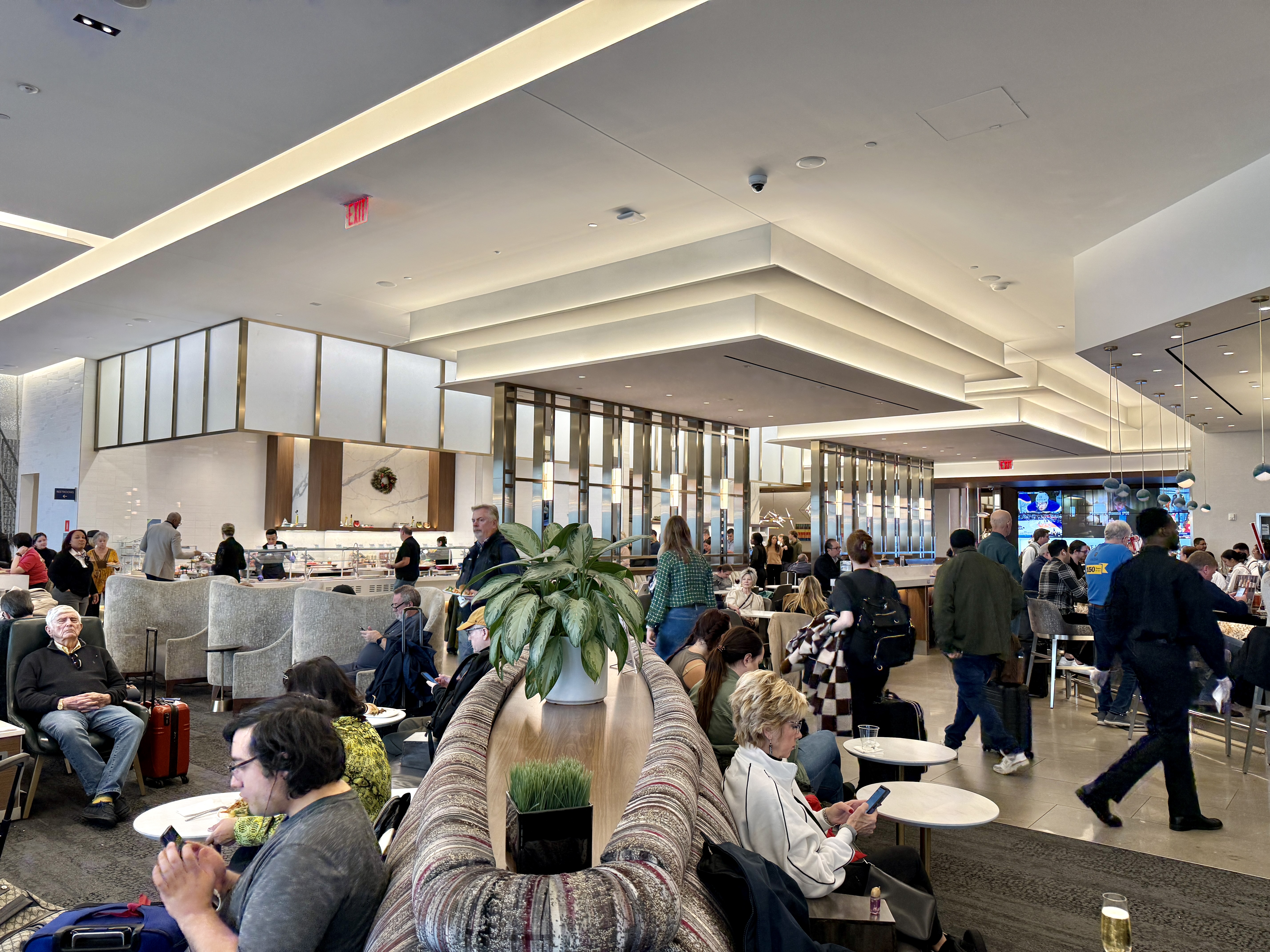 DeltaSkyClubLGAMainSeatingArea DeltaSkyClubLGAMainSeatingArea