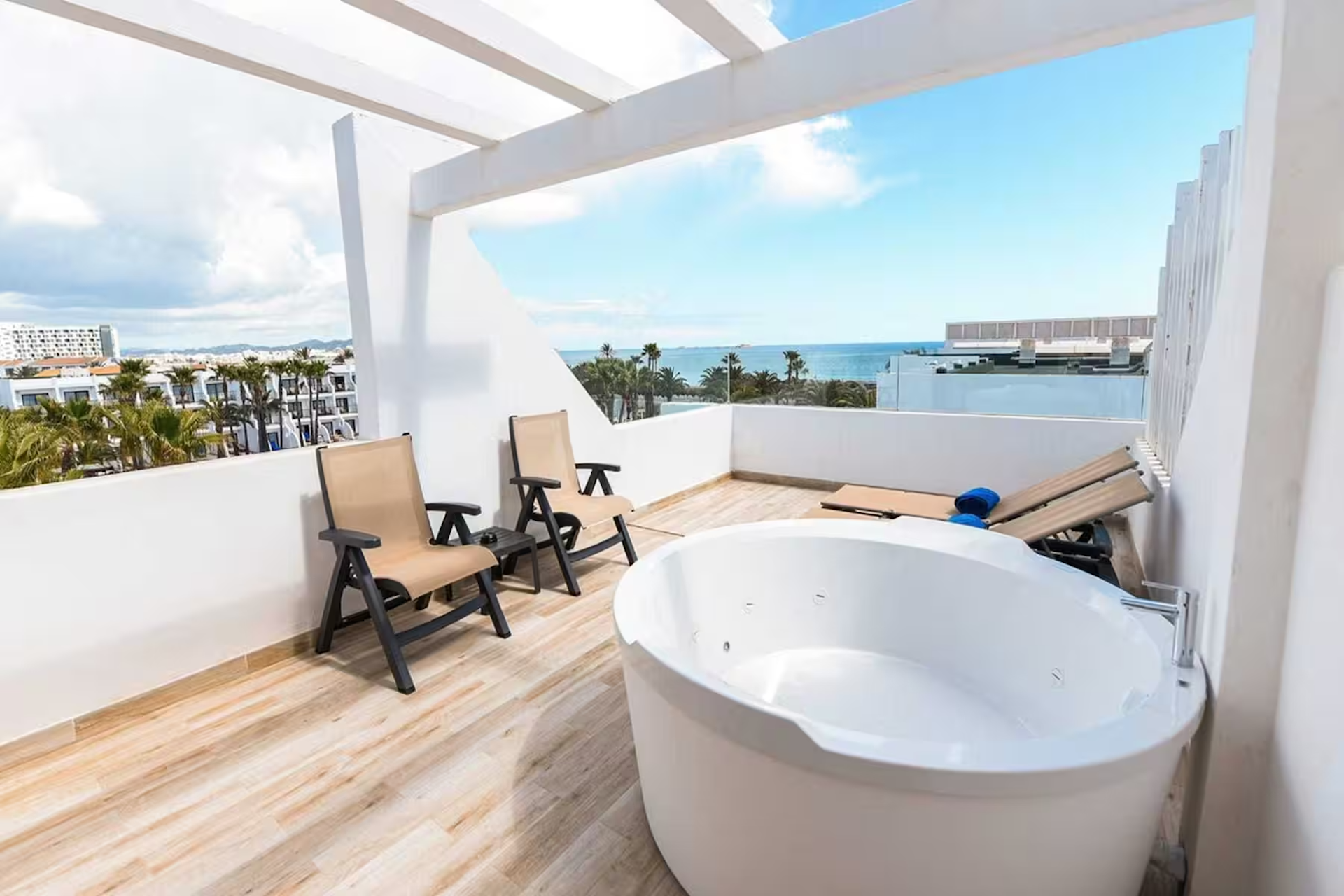 Grand Palladium White Island Resort Spa tub on balcony Grand Palladium White Island Resort Spa tub on balcony