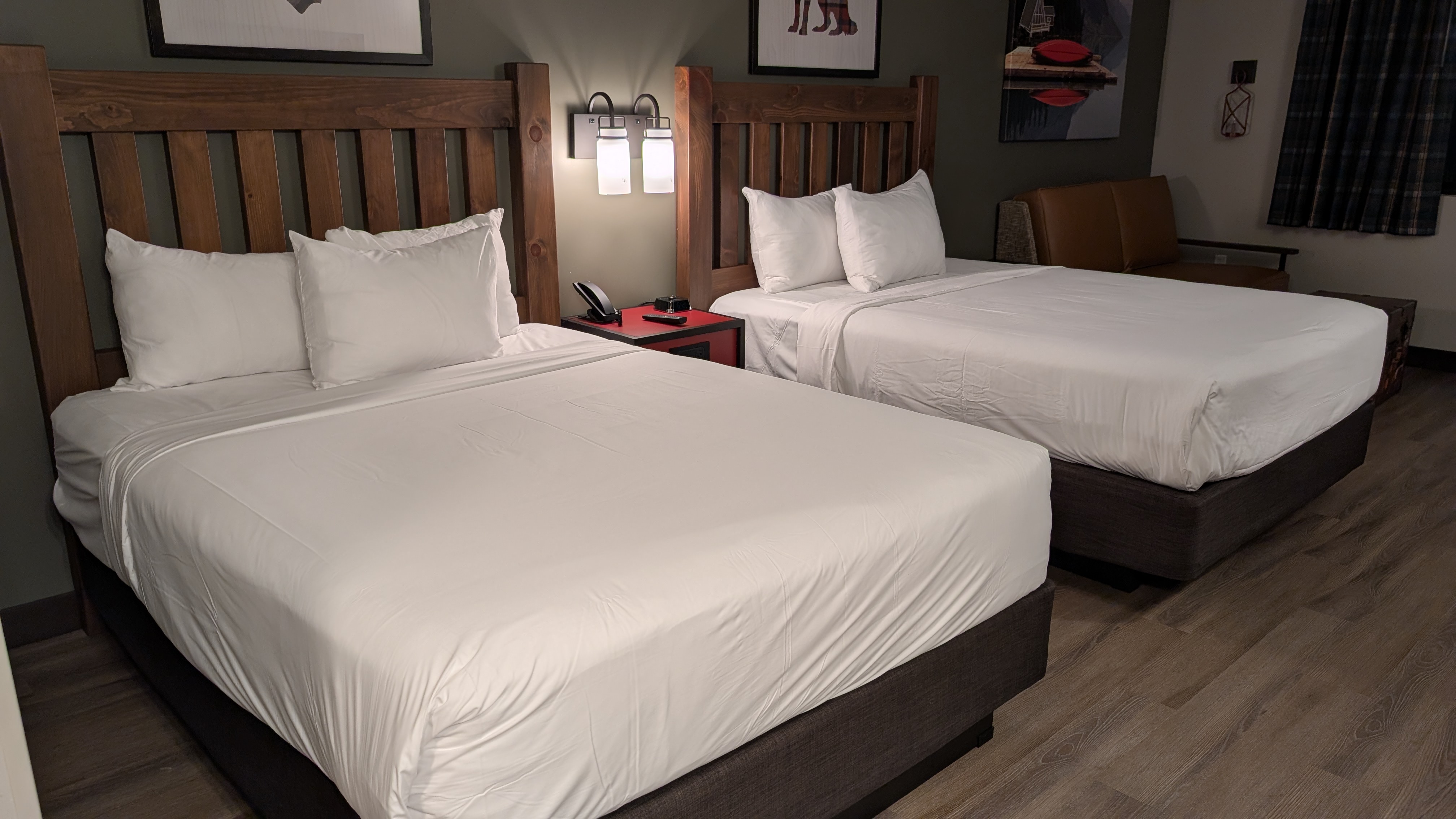 Great Wolf Lodge Webster guestroom queen beds Great Wolf Lodge Webster guestroom queen beds