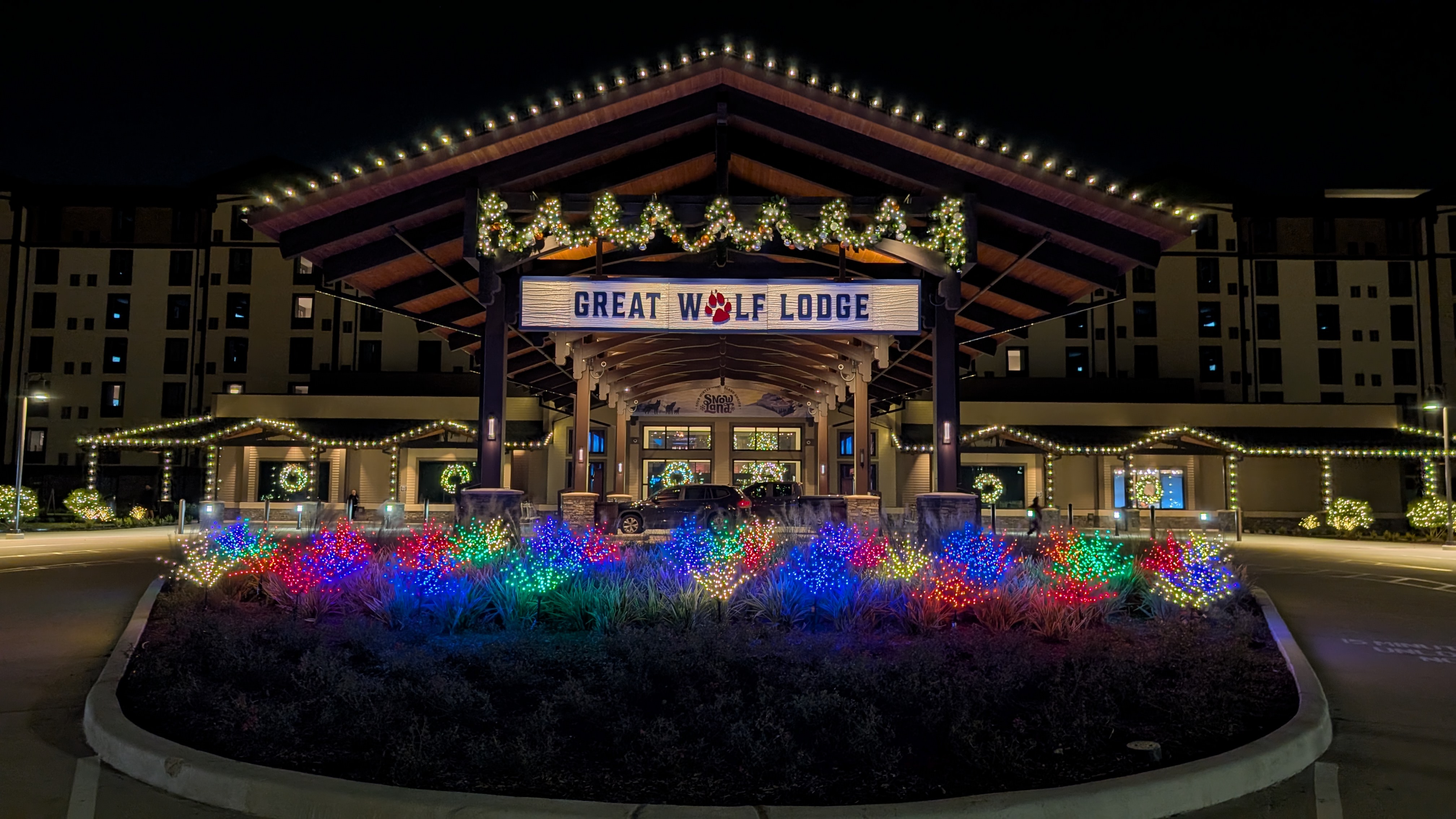 Great Wolf Lodge Webster holiday exterior at night Great Wolf Lodge Webster holiday exterior at night