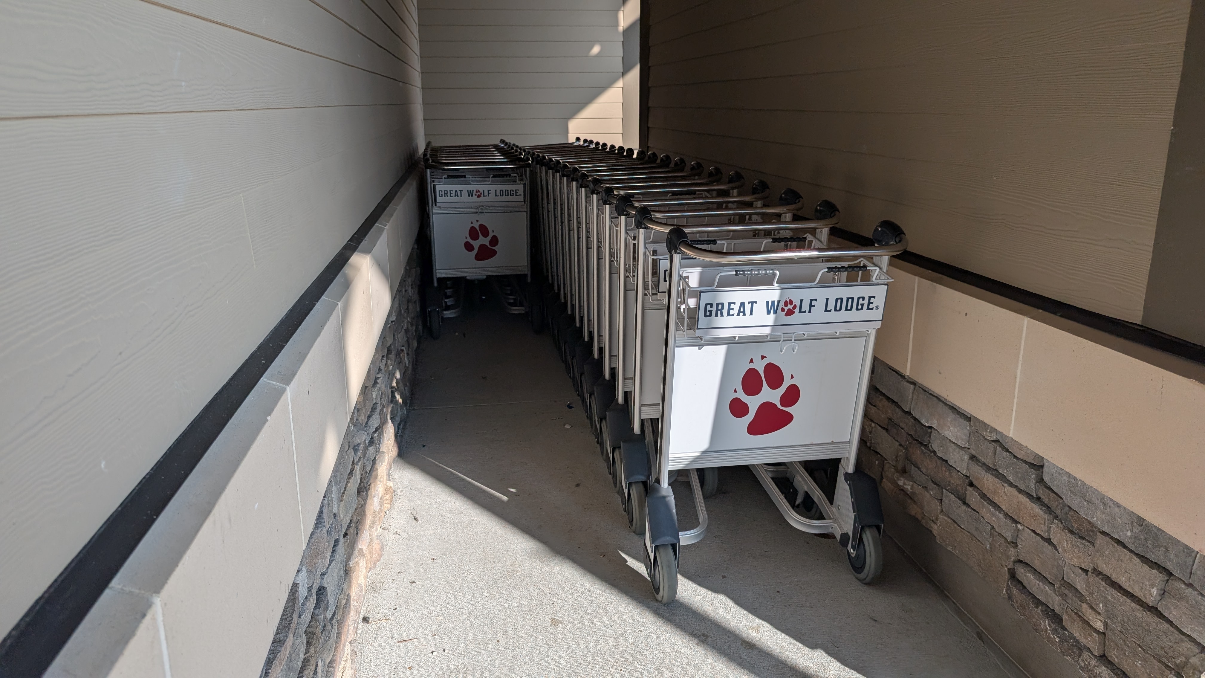 Great Wolf Lodge Webster parking carts Great Wolf Lodge Webster parking carts