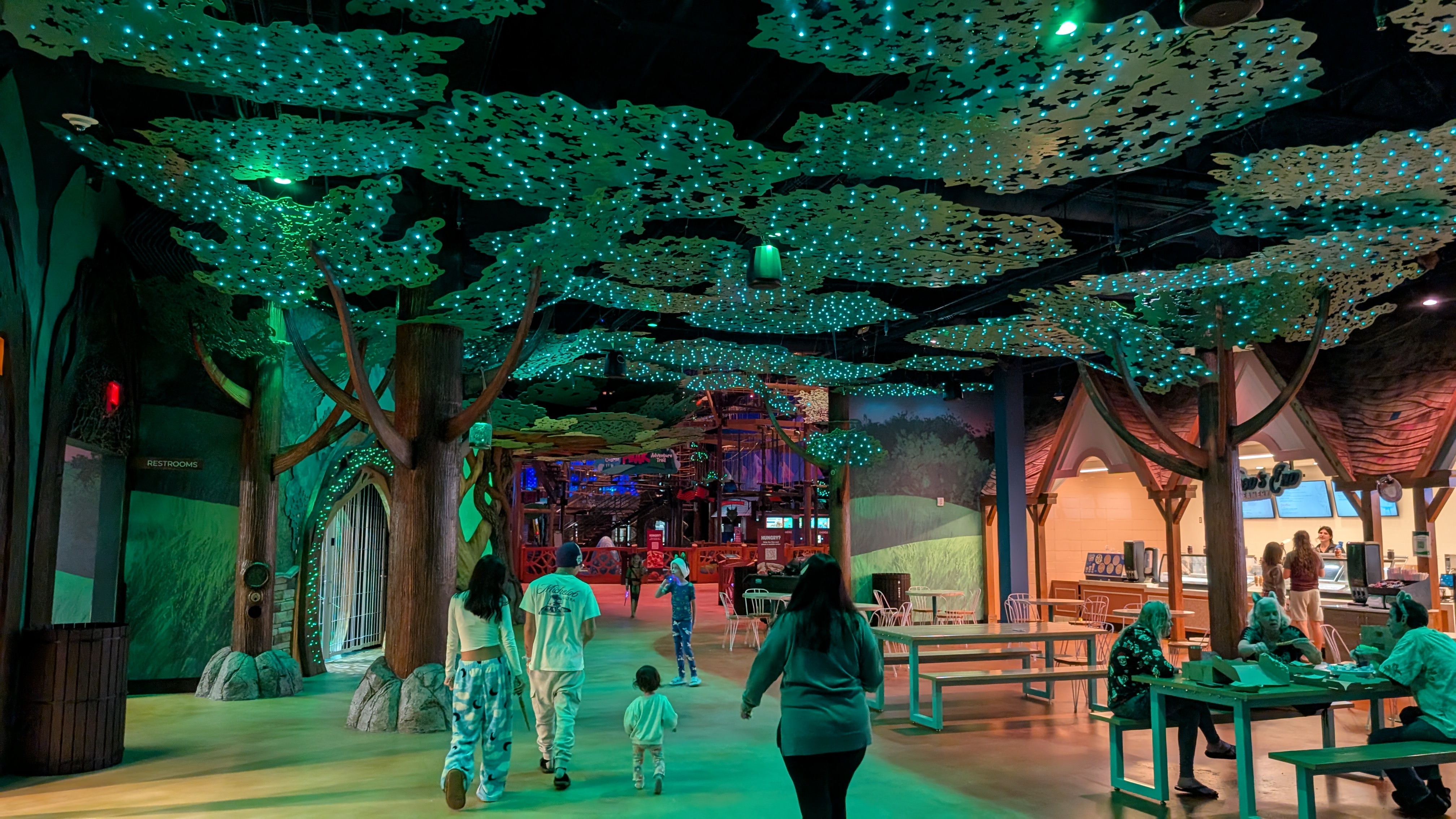 Great Wolf Lodge Webster theming Great Wolf Lodge Webster theming