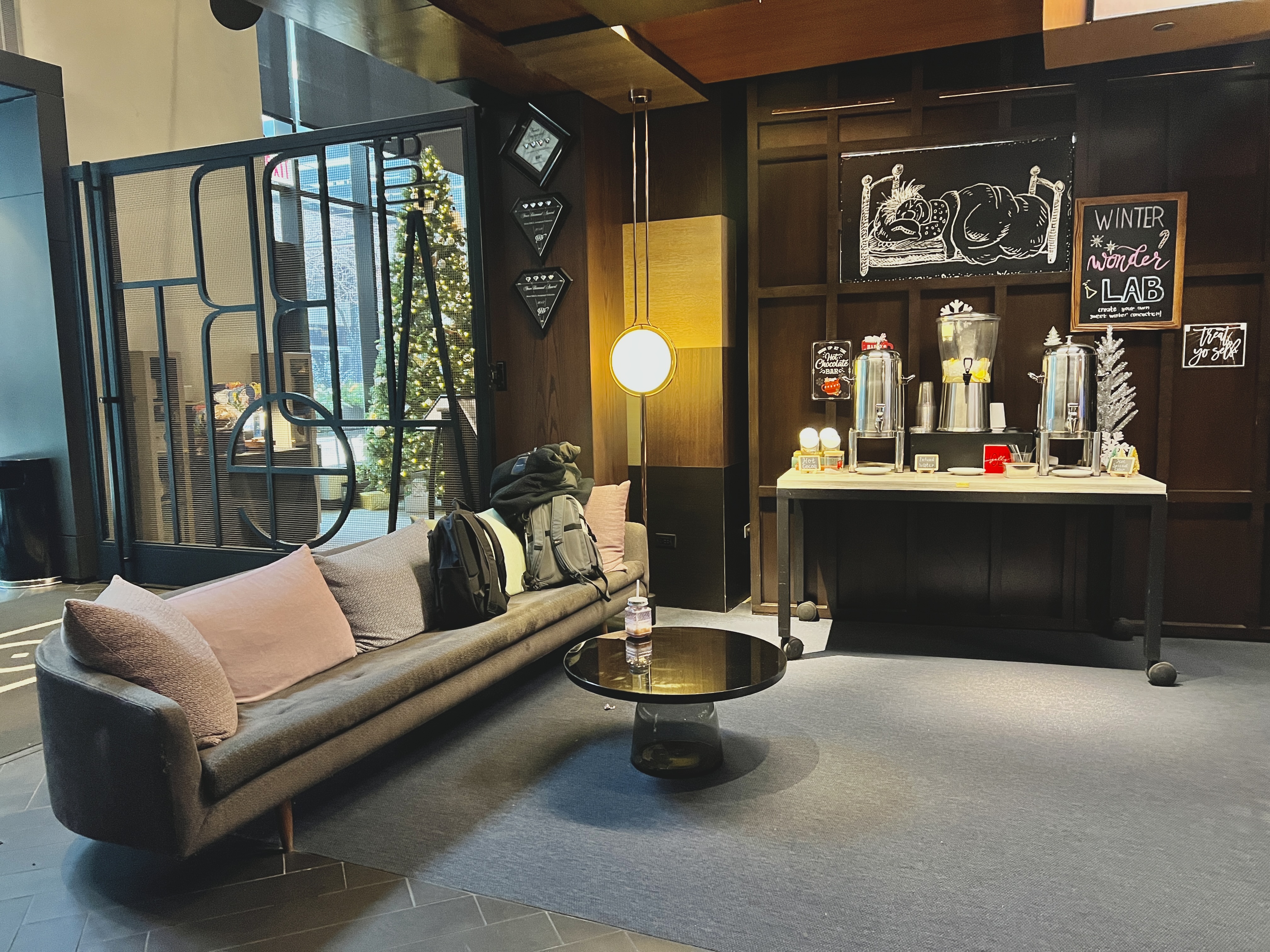 Hotel EMC2 Autograph Collection lobby Hotel EMC2 Autograph Collection lobby