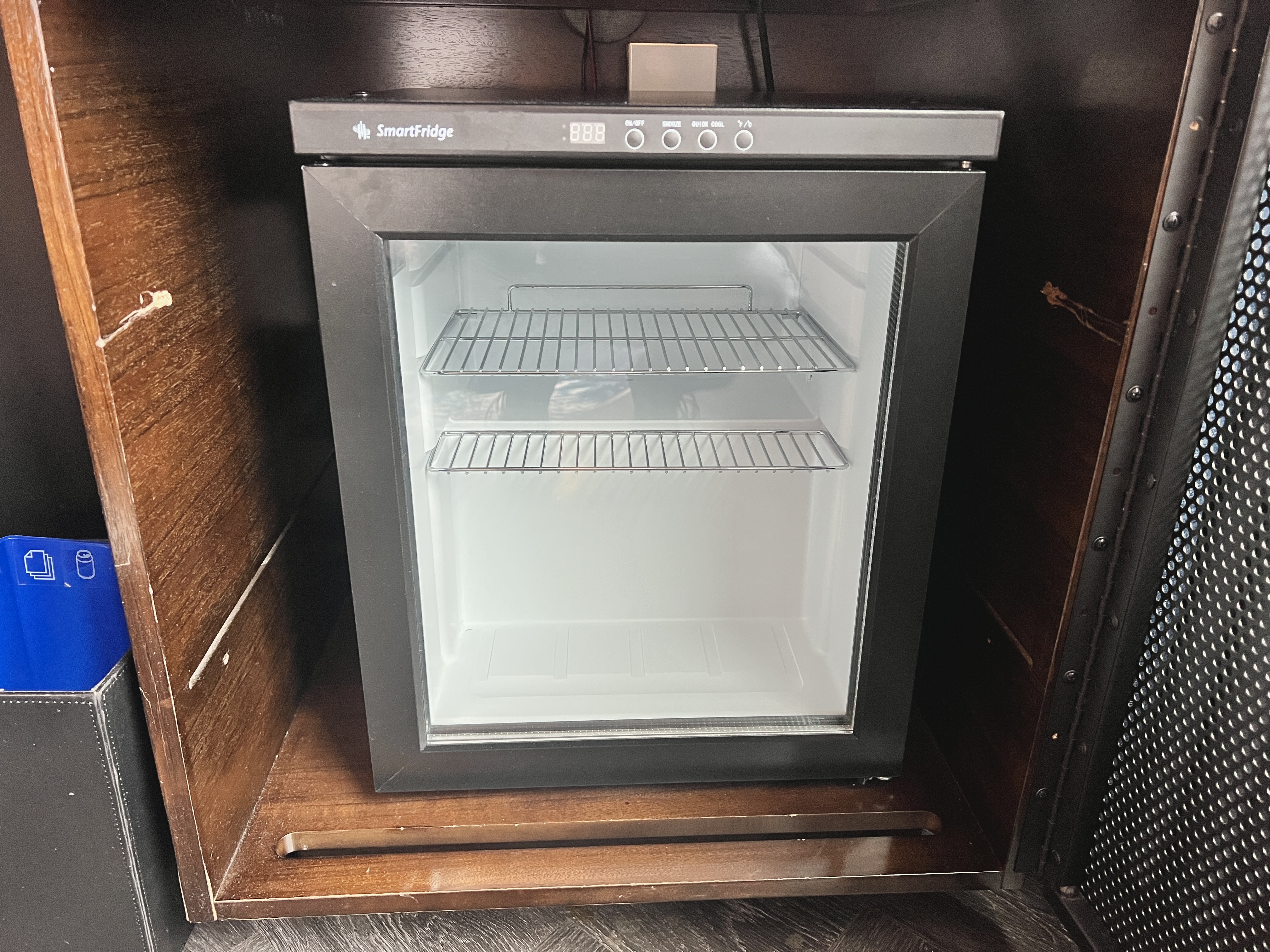Hotel EMC2 Autograph Collection minifridge Hotel EMC2 Autograph Collection minifridge