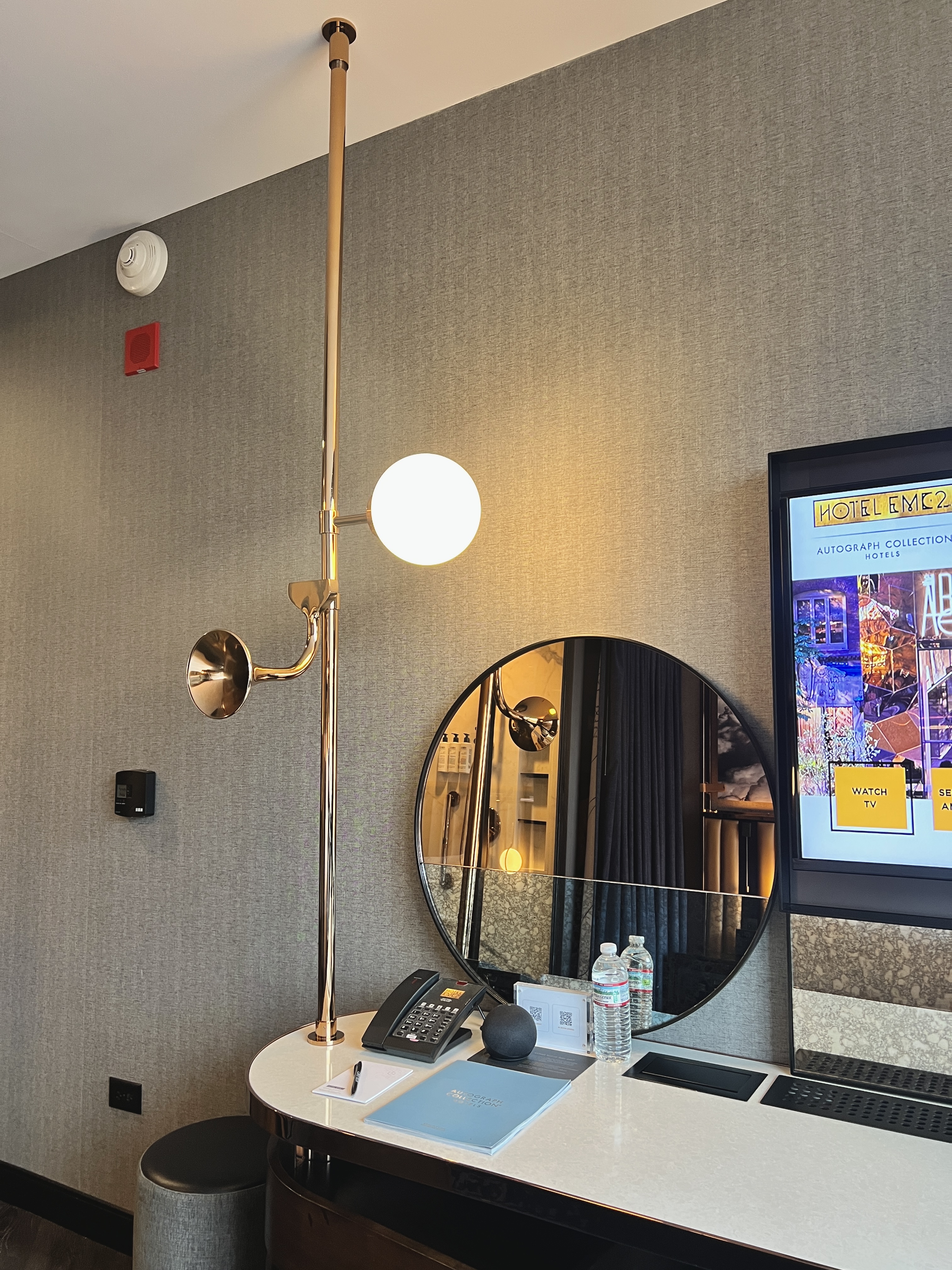 Hotel EMC2 Autograph Collection mirror Hotel EMC2 Autograph Collection mirror