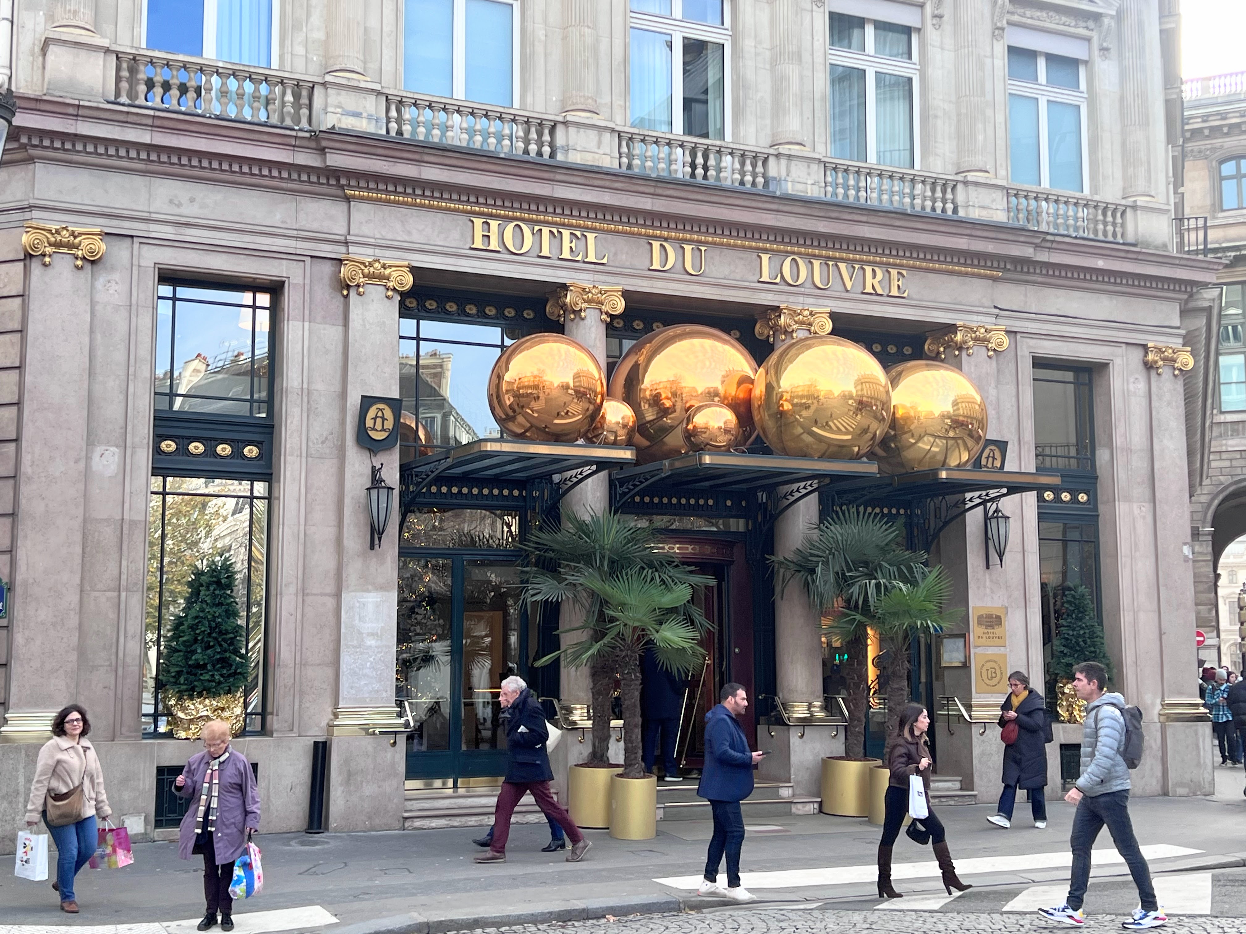 Hotel du Louvre front entrance