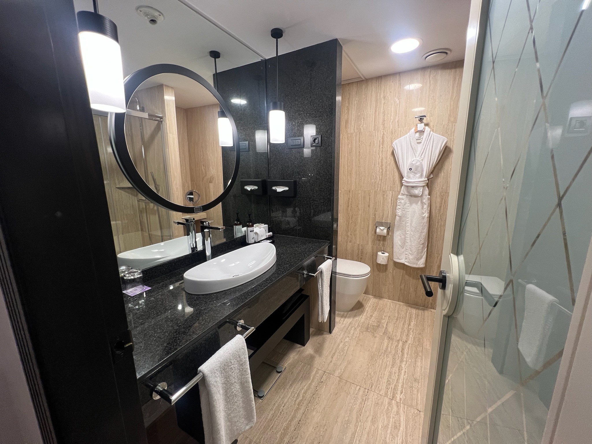 Hyatt Regency Hesperia Madrid King Room Bathroom Hyatt Regency Hesperia Madrid King Room Bathroom