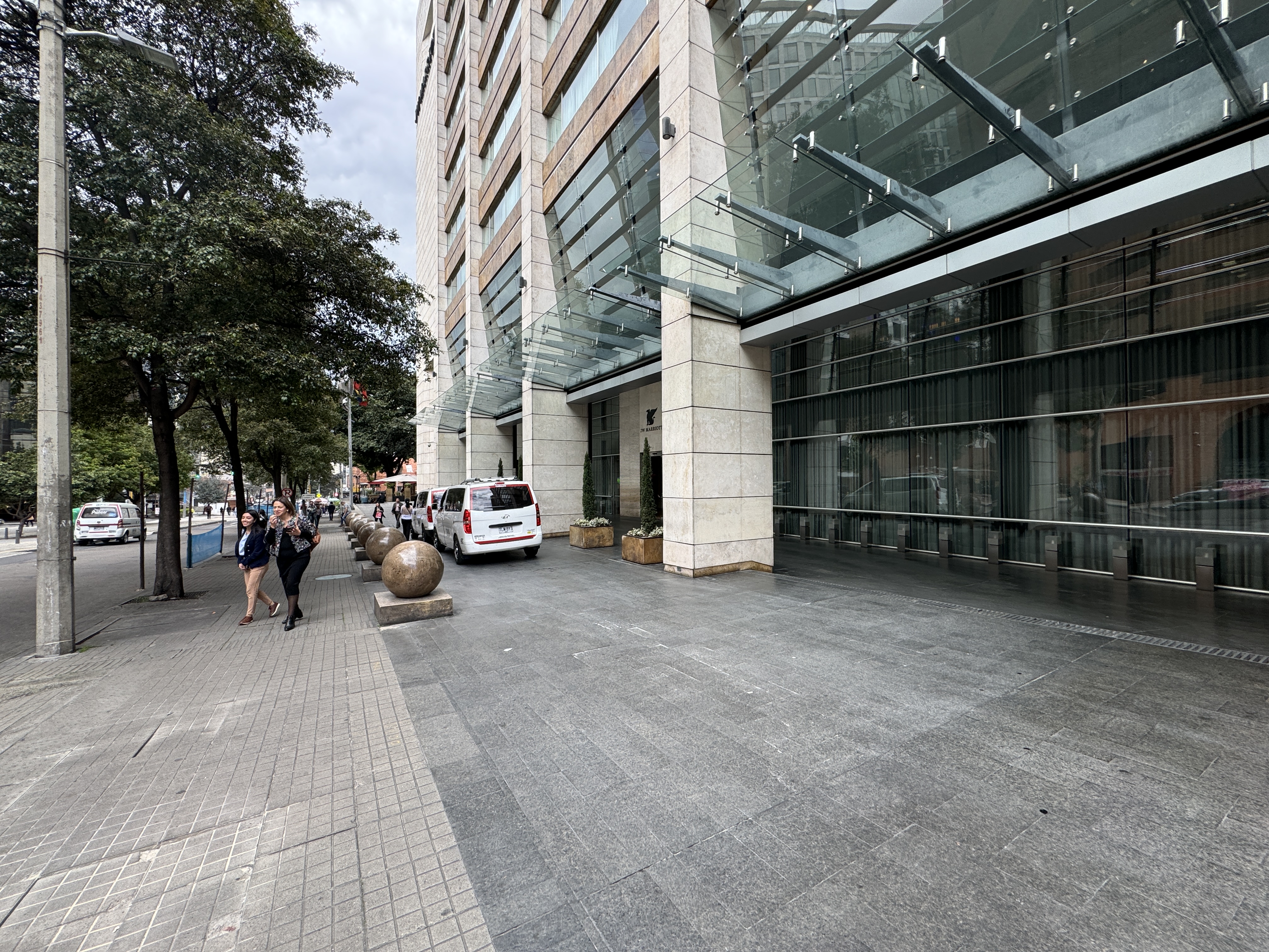 JW Marriott Bogota valet area JW Marriott Bogota valet area