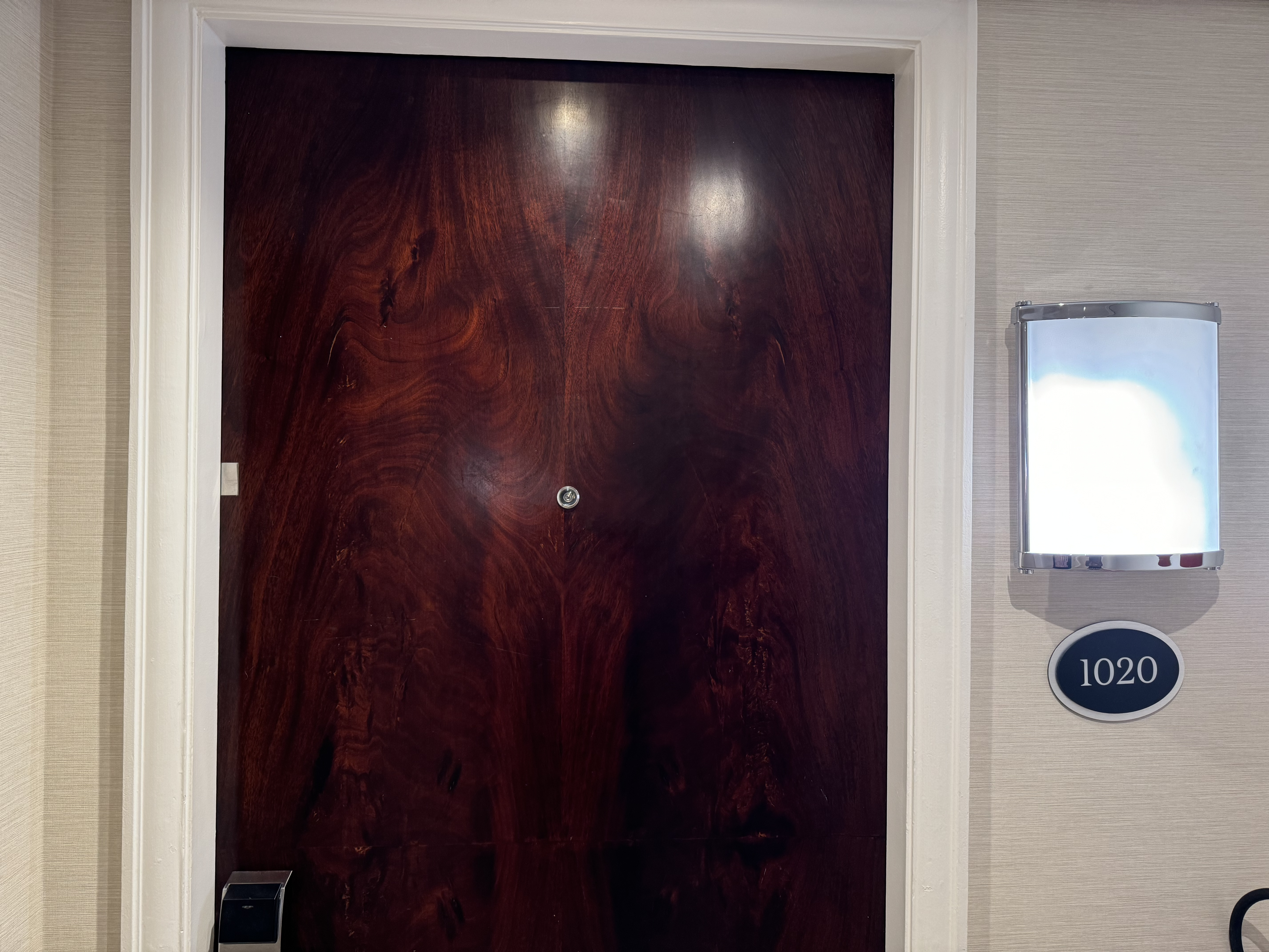 JW Marriott Hotel Rio de Janeiro bedroom door