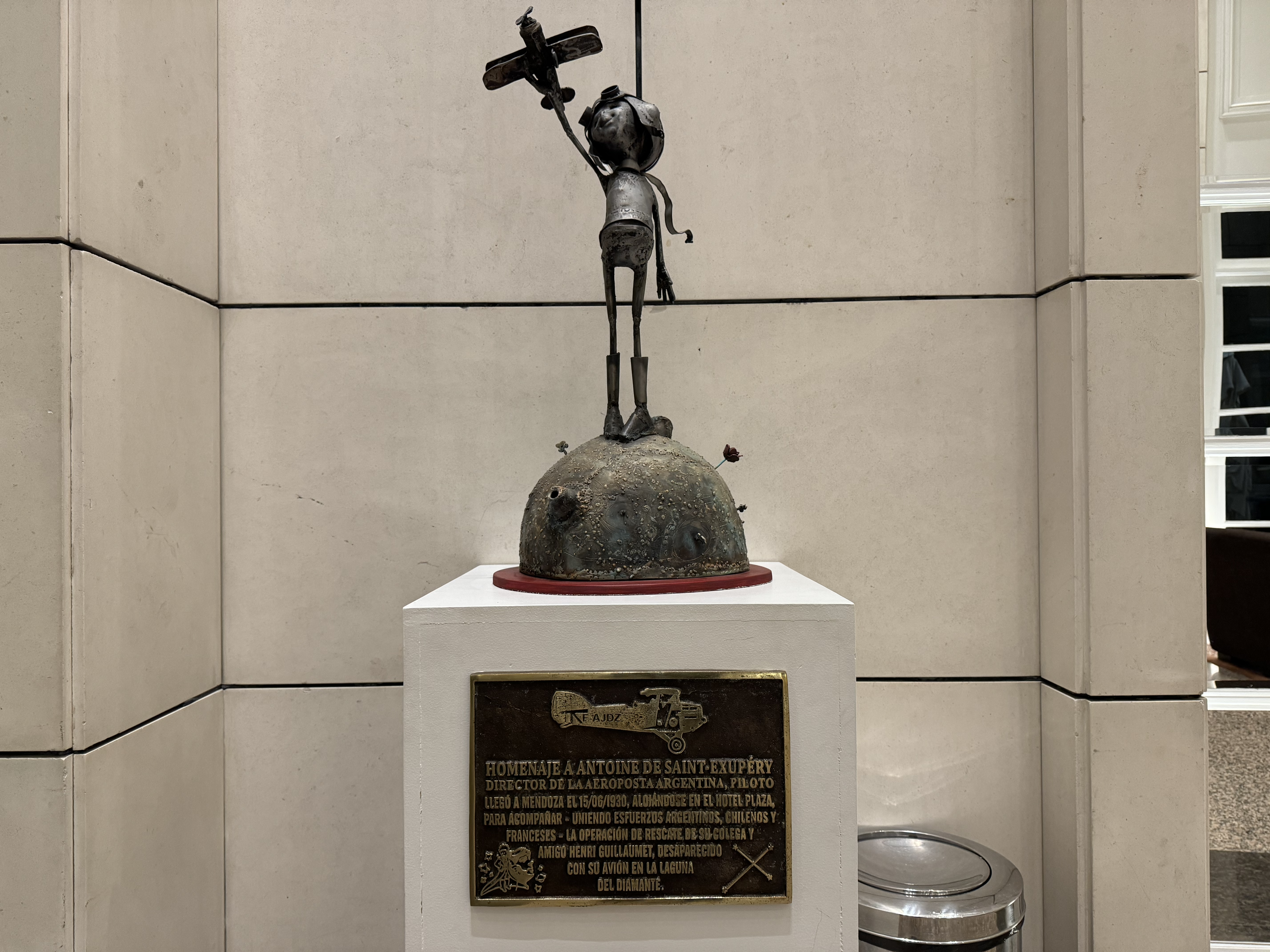 Park Hyatt Mendoza Antoine de Saint Exupery statue