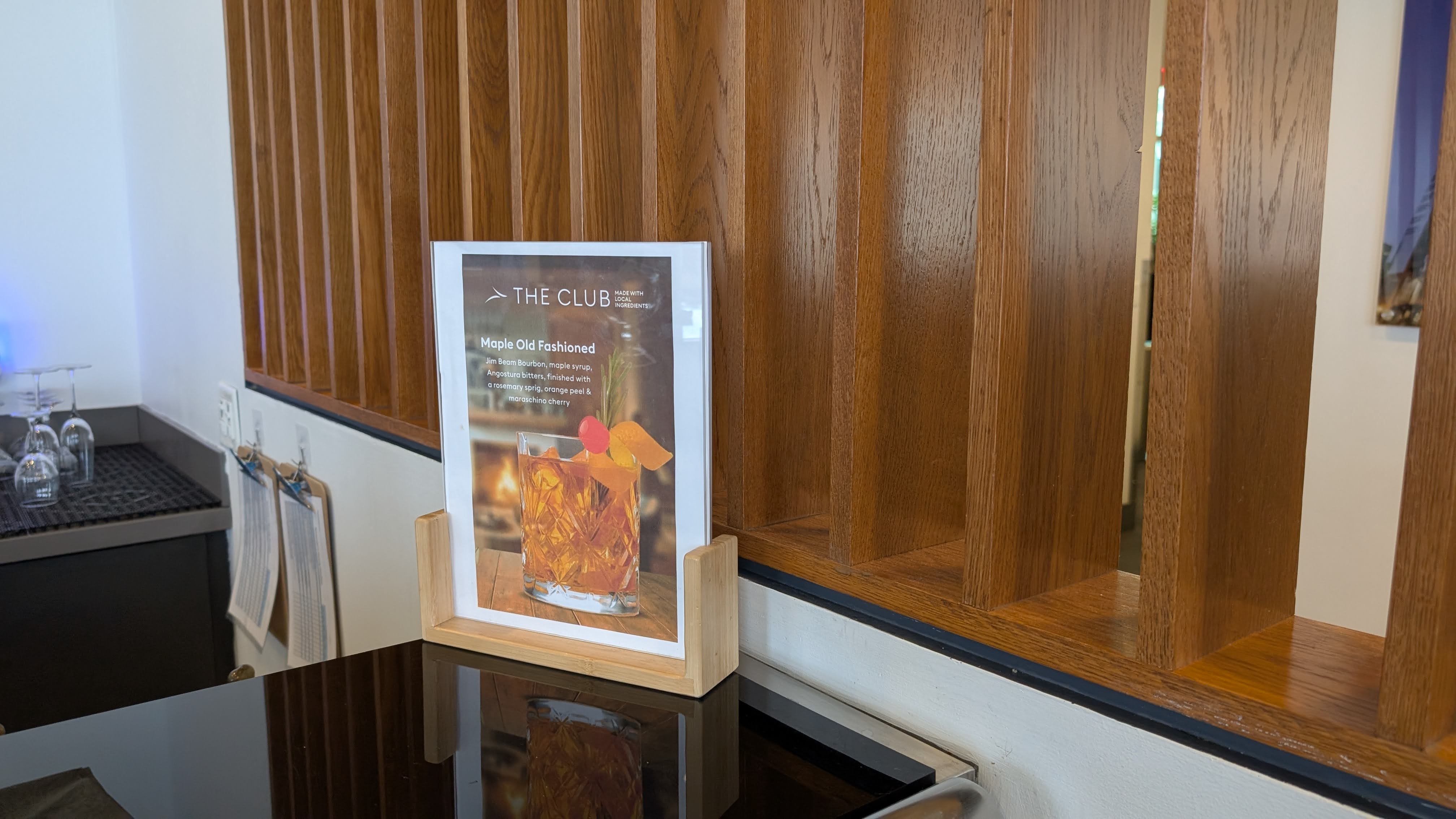 The Club MCO Terminal A food and beverage bar specialty drink The Club MCO Terminal A food and beverage bar specialty drink
