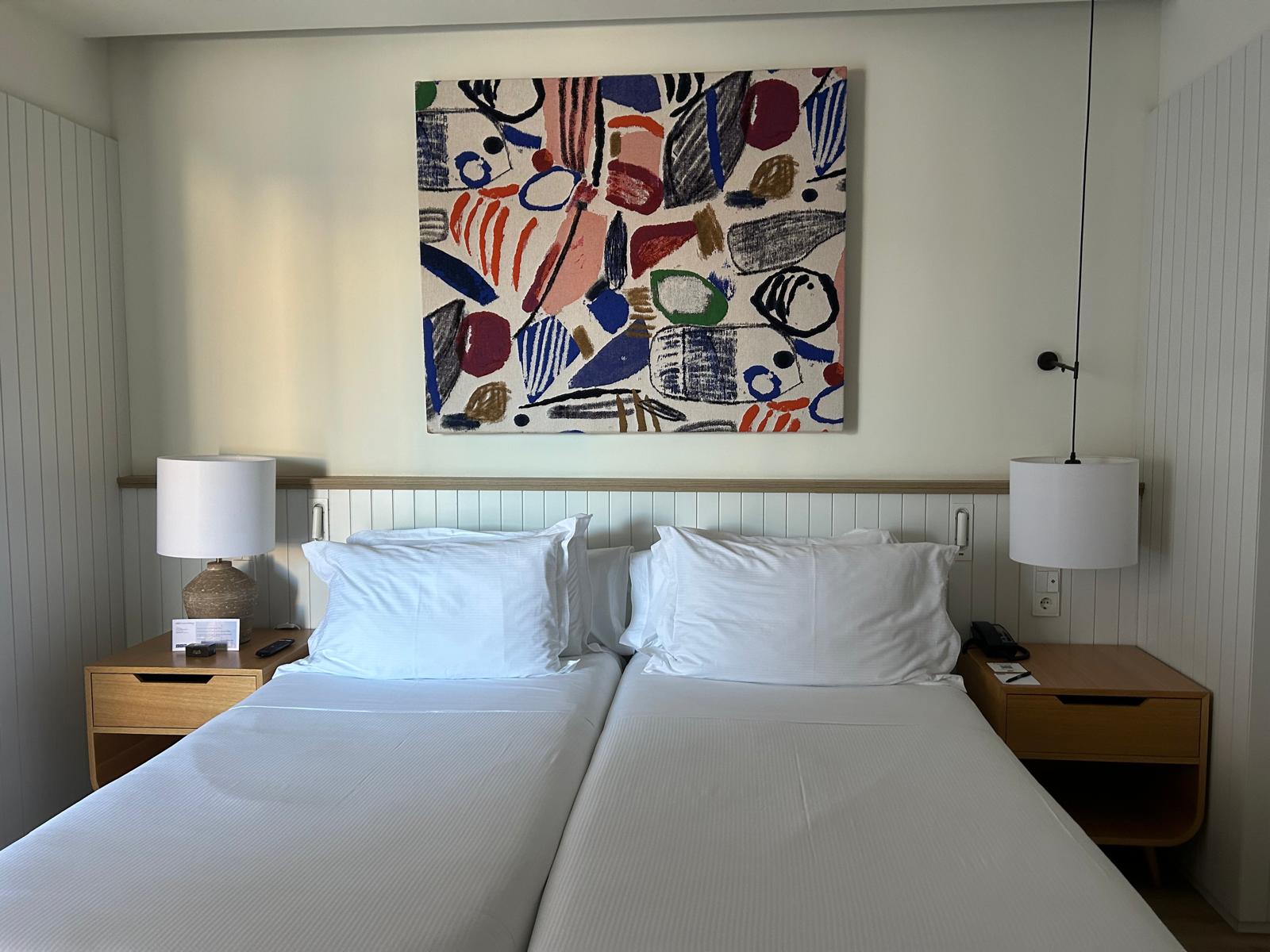 Twin hotel beds Twin hotel beds
