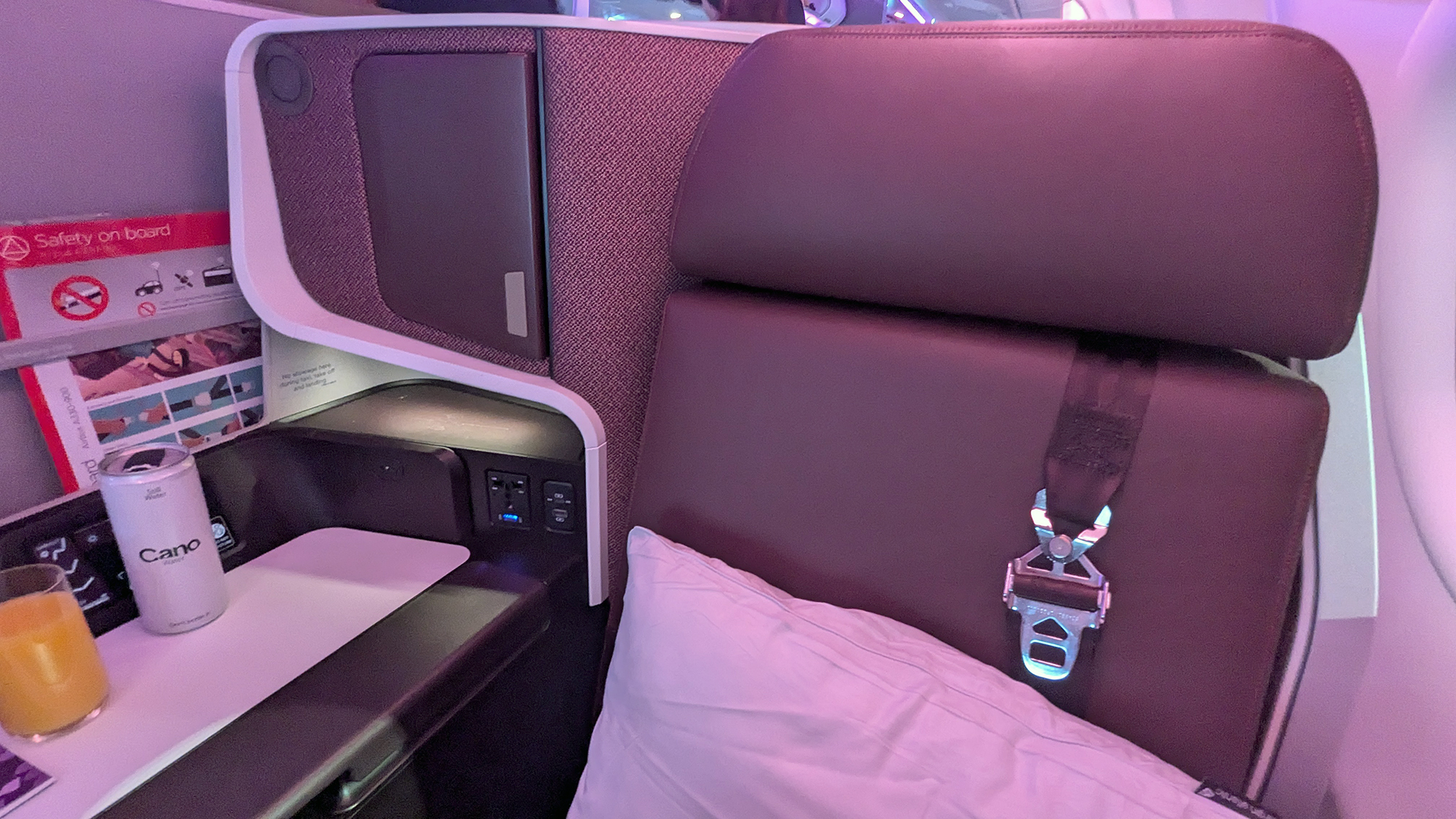 Virgin Atlantic A330 900 Business Class Seatbelt Virgin Atlantic A330 900 Business Class Seatbelt