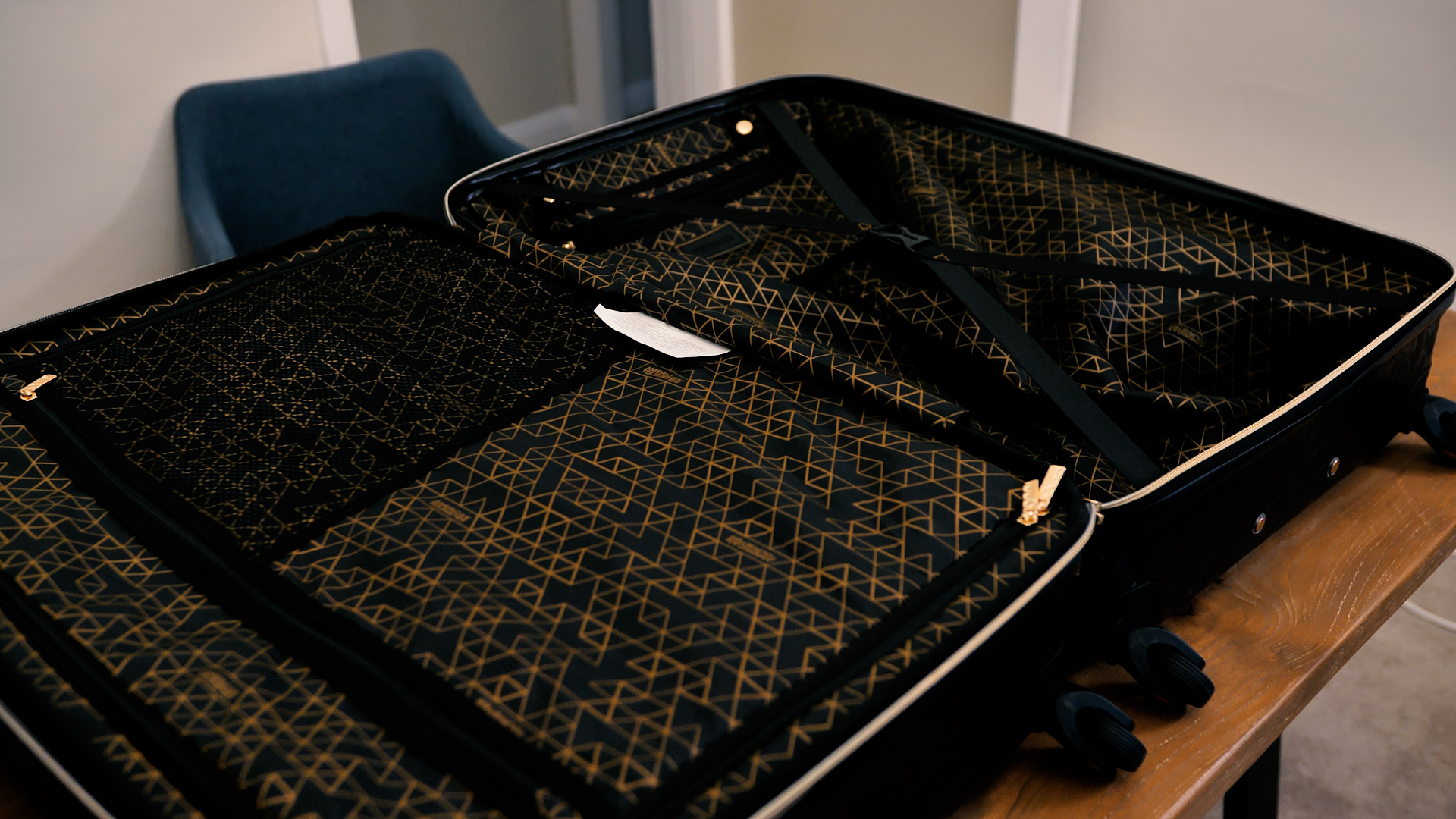 American Tourister Belle Voyage Interior American Tourister Belle Voyage Interior