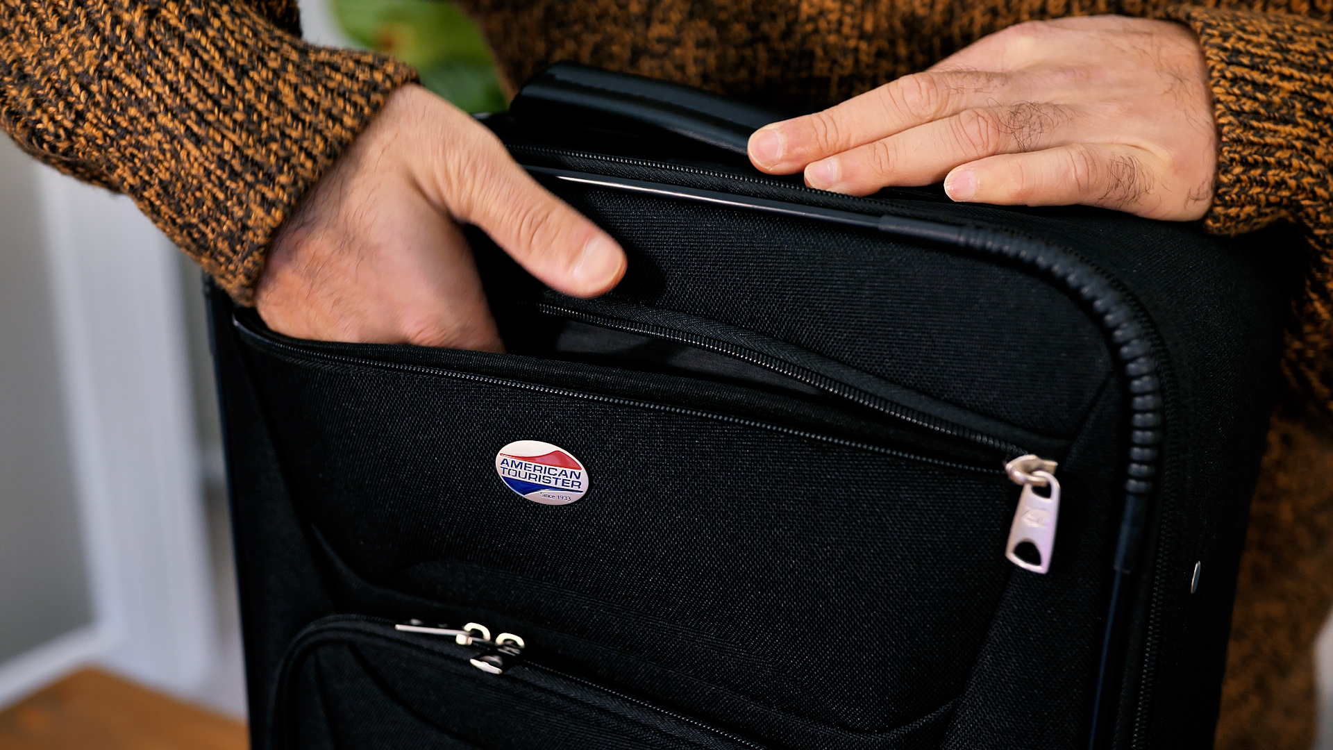 American Tourister Fieldbrook Exterior Pockets American Tourister Fieldbrook Exterior Pockets