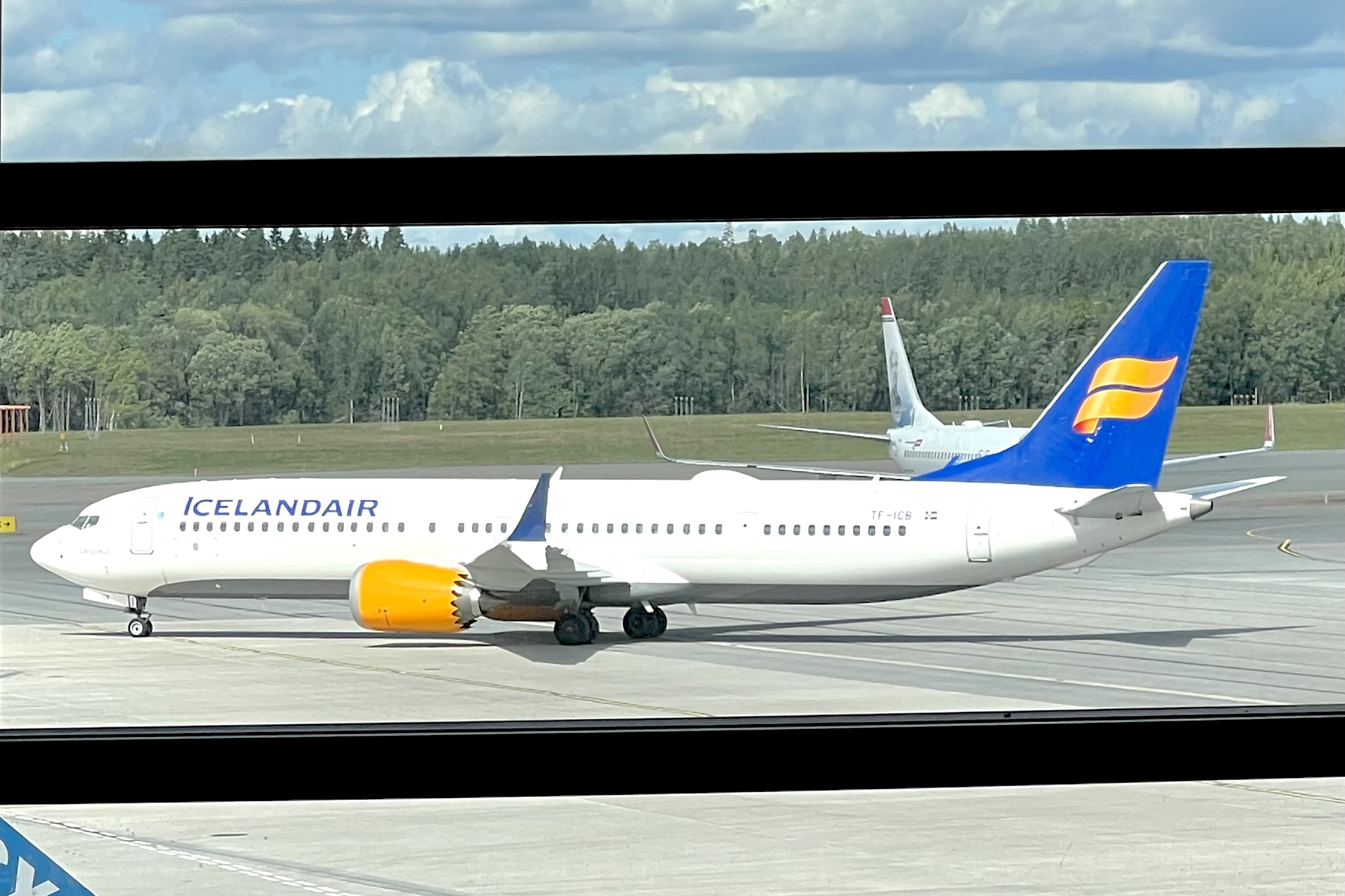 An Icelandair Boeing 737 MAX 9 at Stockholm Arlanda