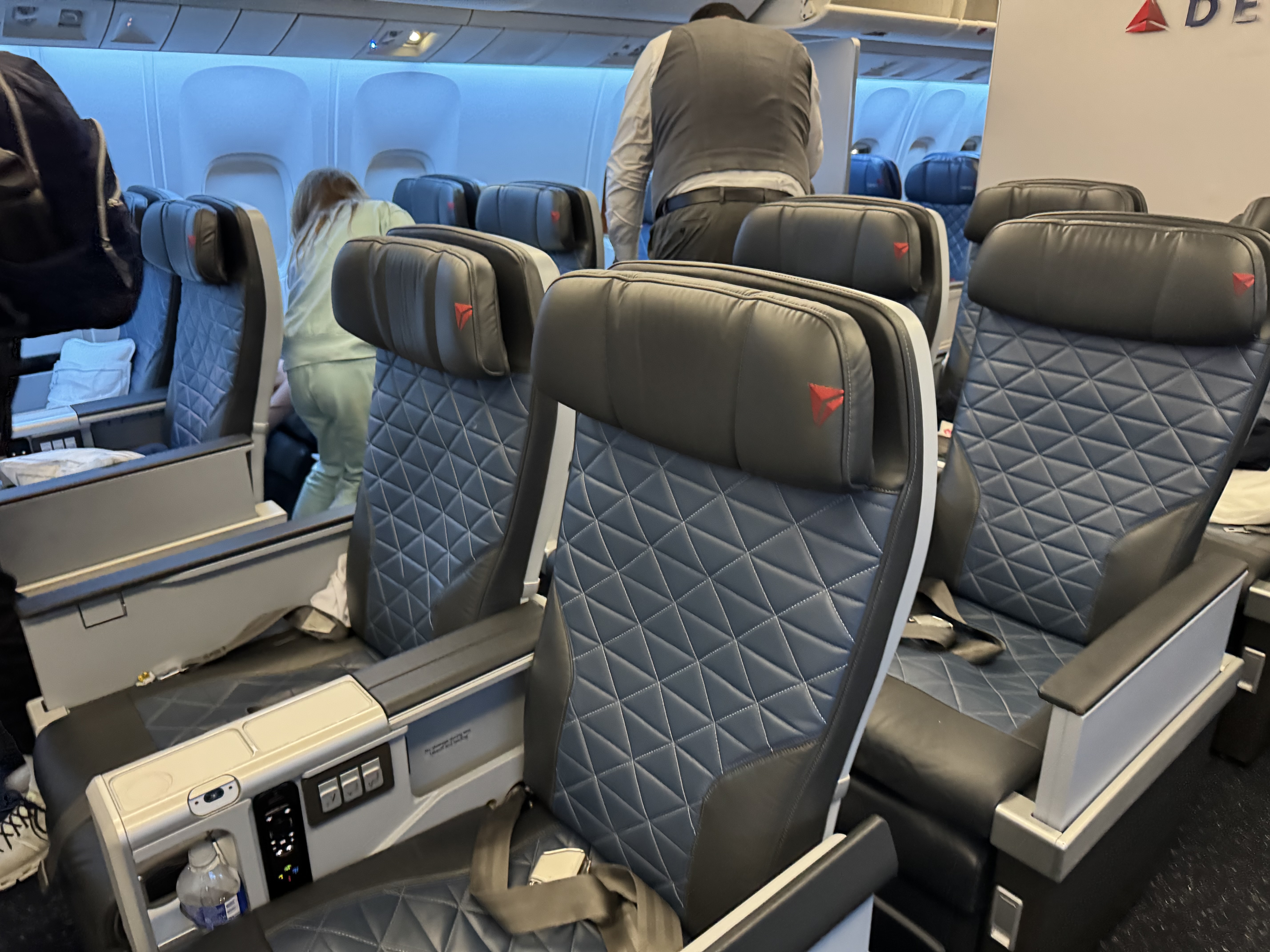 Delta Premium Select Middle Seats
