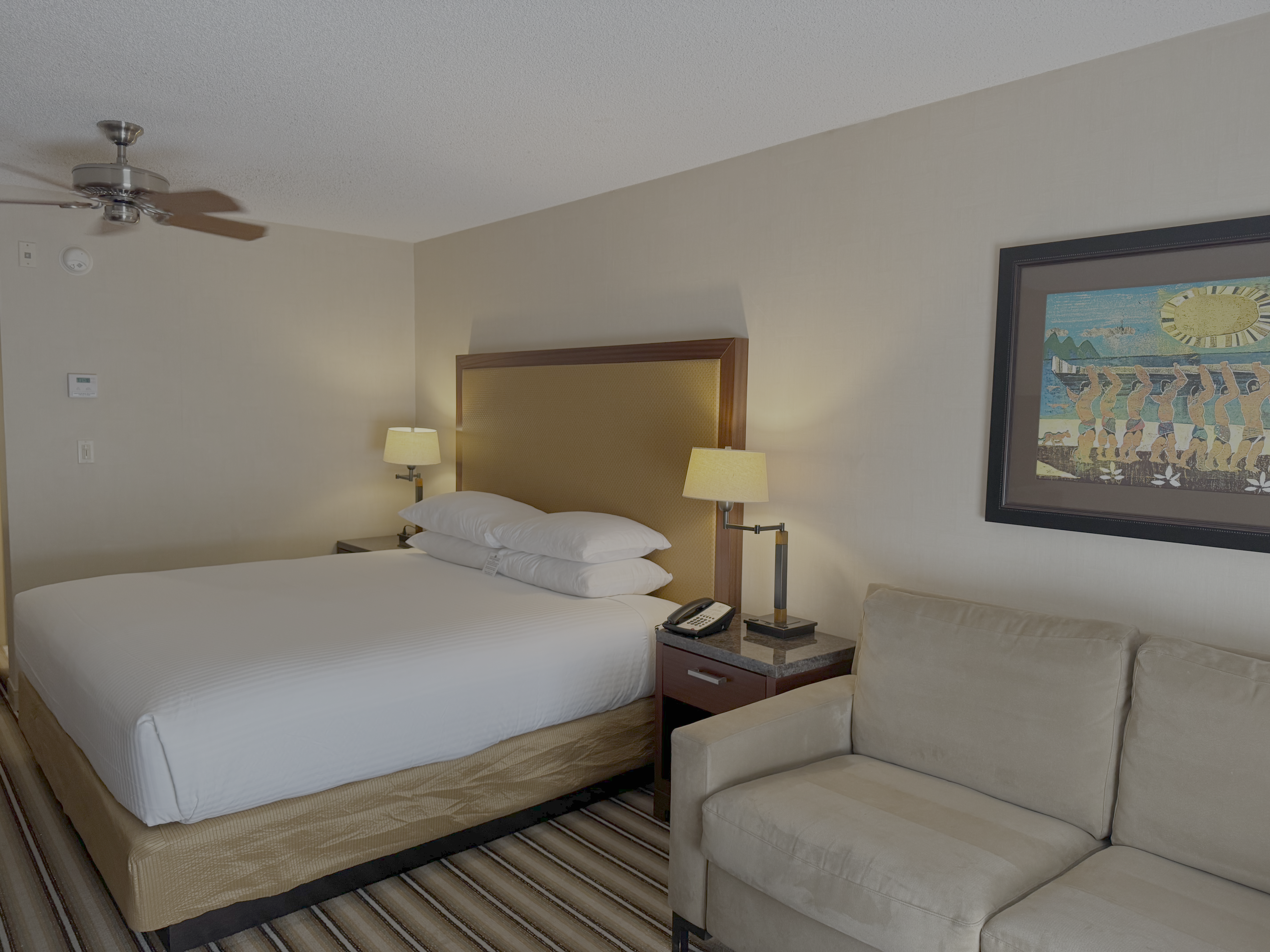 Maui Coast Hotel Kihei bed sofa