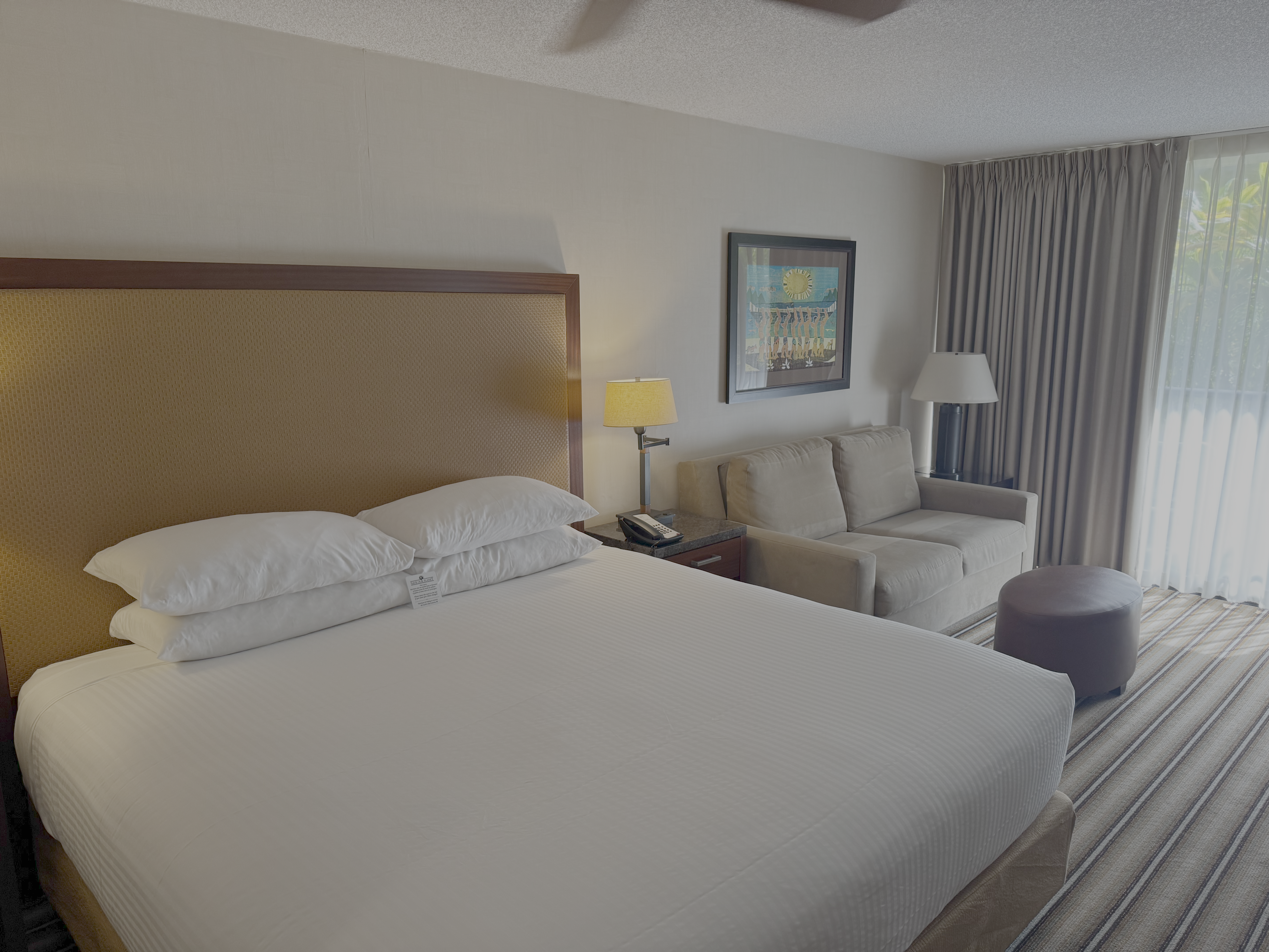 Maui Coast Hotel Kihei bed