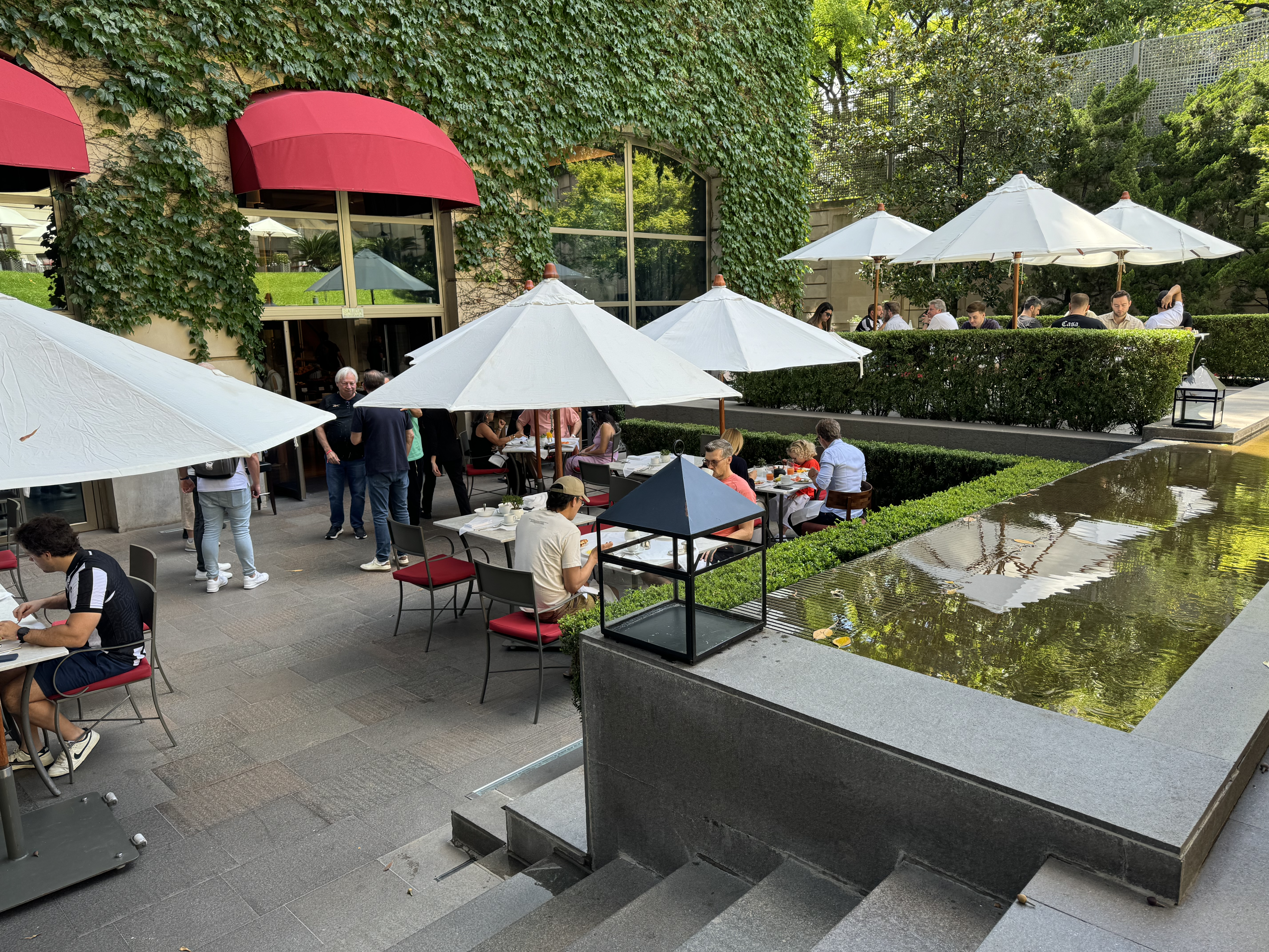 Palacio Duhau Park Hyatt Buenos Aires Gioia outside dining area Palacio Duhau Park Hyatt Buenos Aires Gioia outside dining area
