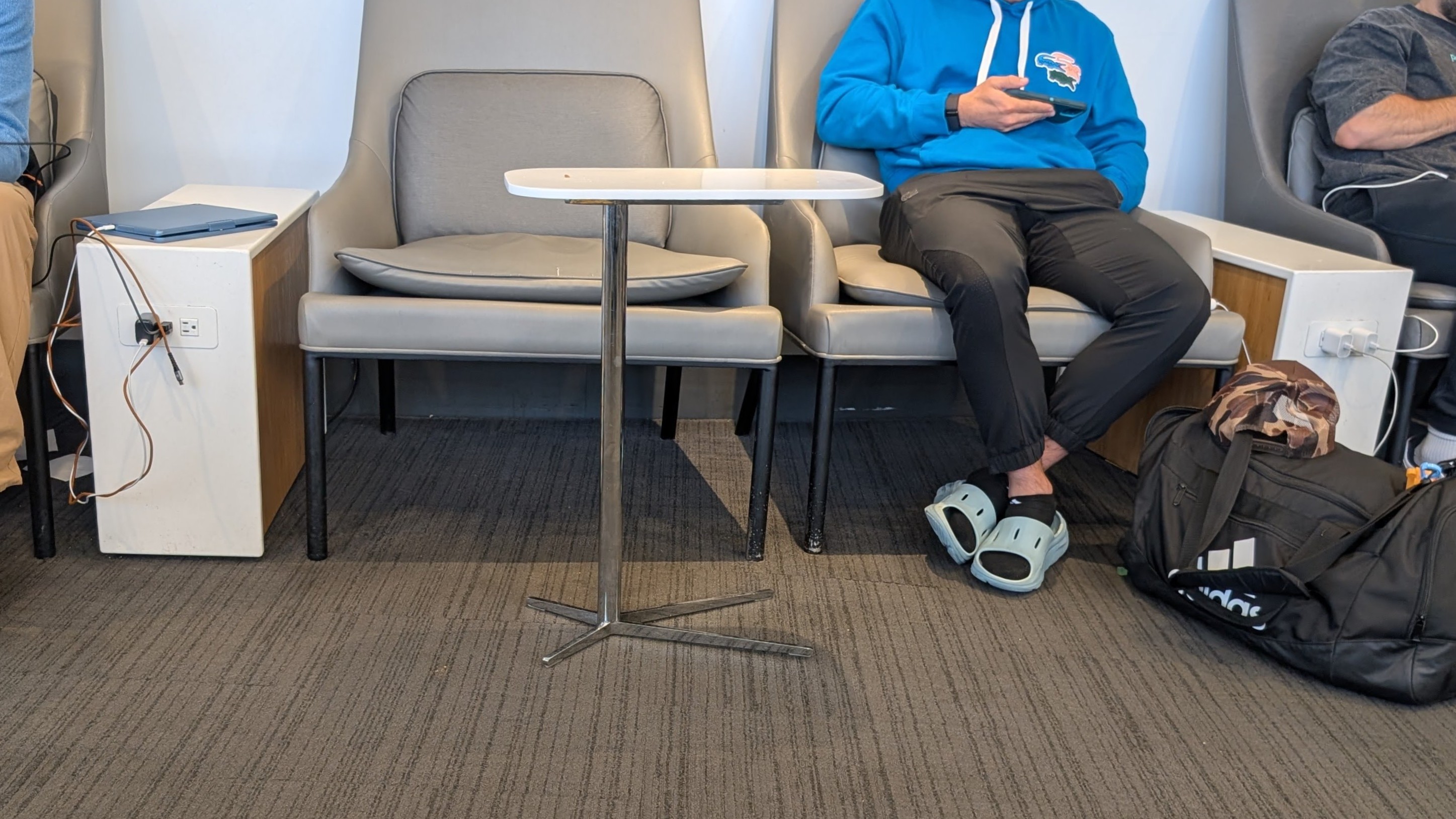 The Club MCO Terminal A seating chairs outlets The Club MCO Terminal A seating chairs outlets