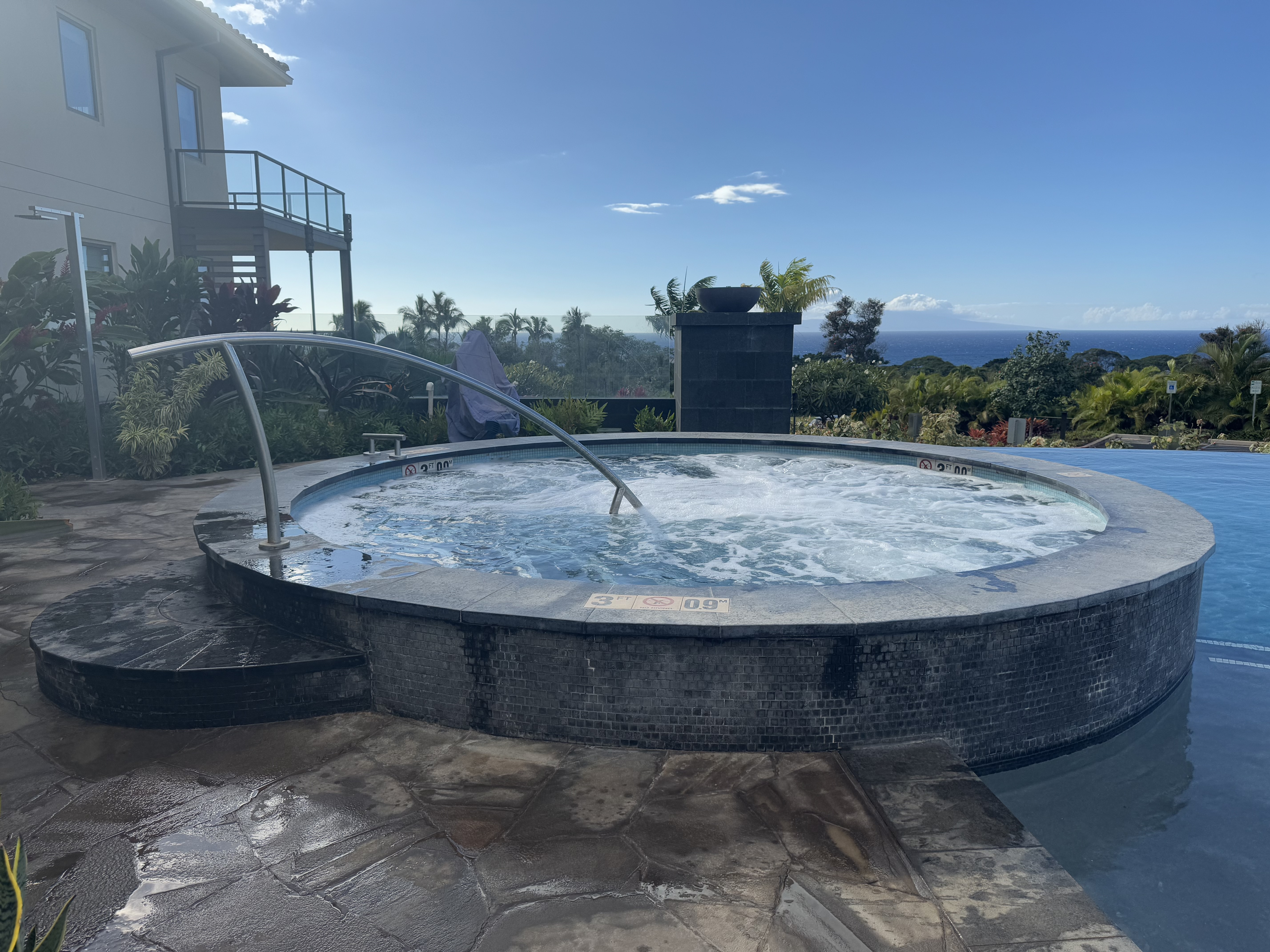 AC Hotel by Marriott Maui Wailea hot tub