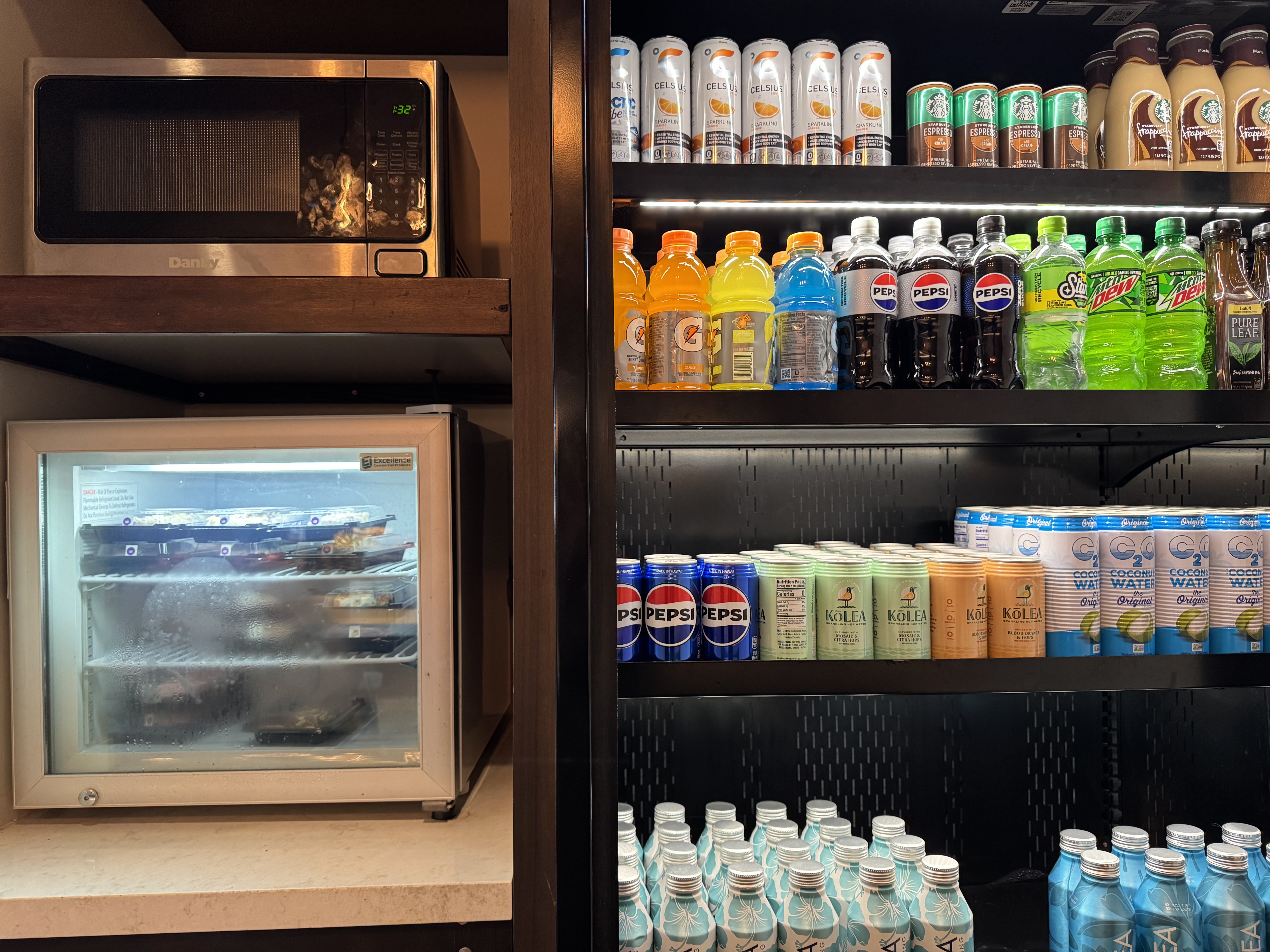 AC Hotel by Marriott Maui Wailea shop drinks